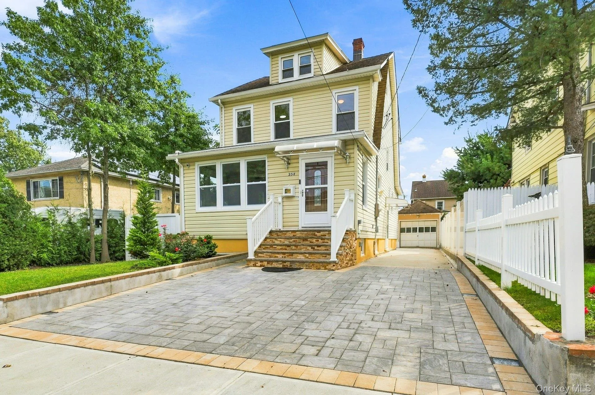 258 Liberty Avenue, Hempstead, NY, 4 Bedrooms Bedrooms, 7 Rooms Rooms,1 BathroomBathrooms,Residential,For Rent,Liberty,0,1054123 258 Liberty Avenue, Hempstead, NY, 4 Bedrooms Bedrooms, 7 Rooms Rooms,1 BathroomBathrooms,Residential,For Rent,Liberty,0,1054123
