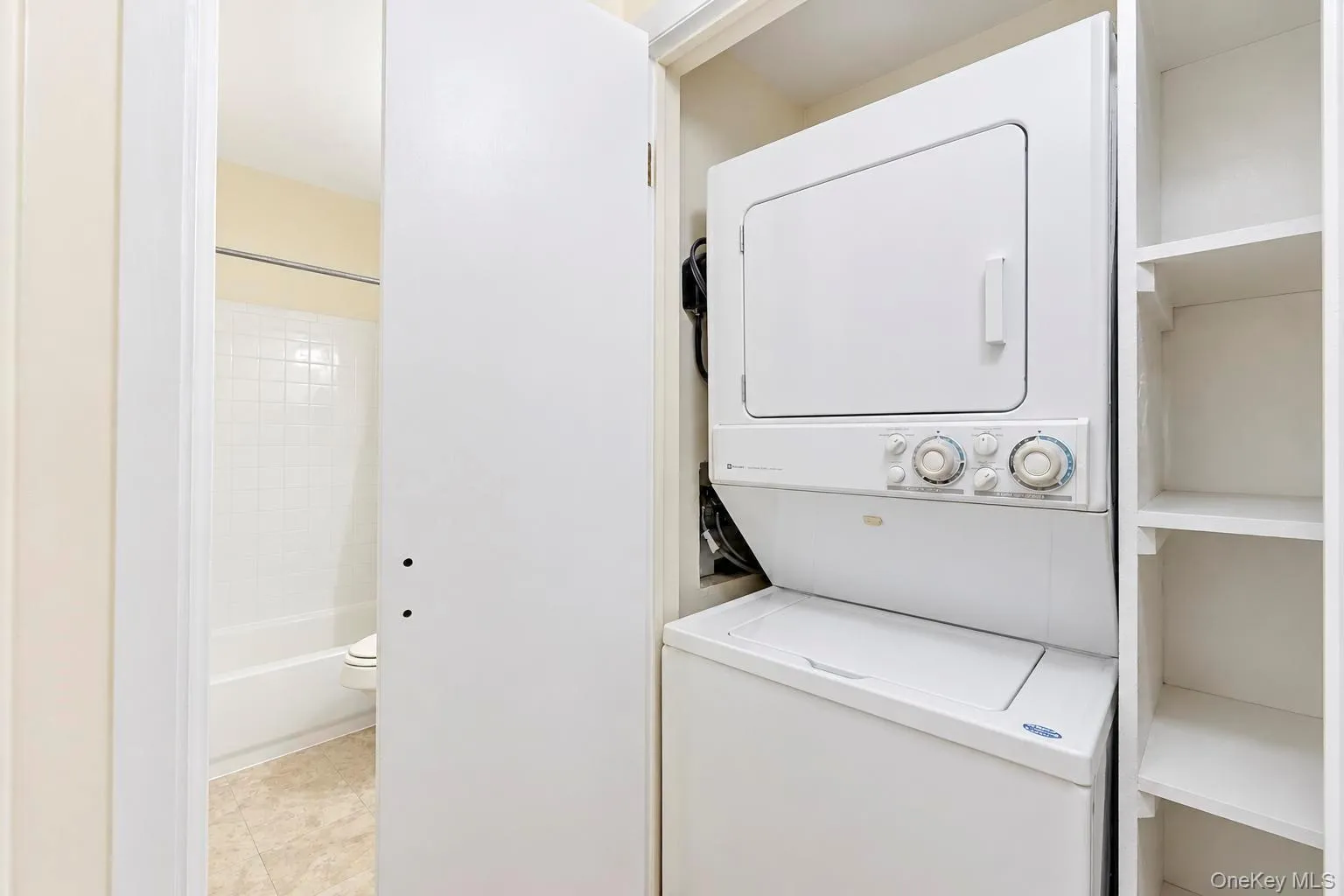 167 Cambridge Drive, Brookhaven, NY, 1 Bedroom Bedrooms, 4 Rooms Rooms,1 BathroomBathrooms,Residential Lease,For Rent,Cambridge,0,1054128 167 Cambridge Drive, Brookhaven, NY, 1 Bedroom Bedrooms, 4 Rooms Rooms,1 BathroomBathrooms,Residential Lease,For Rent,Cambridge,0,1054128