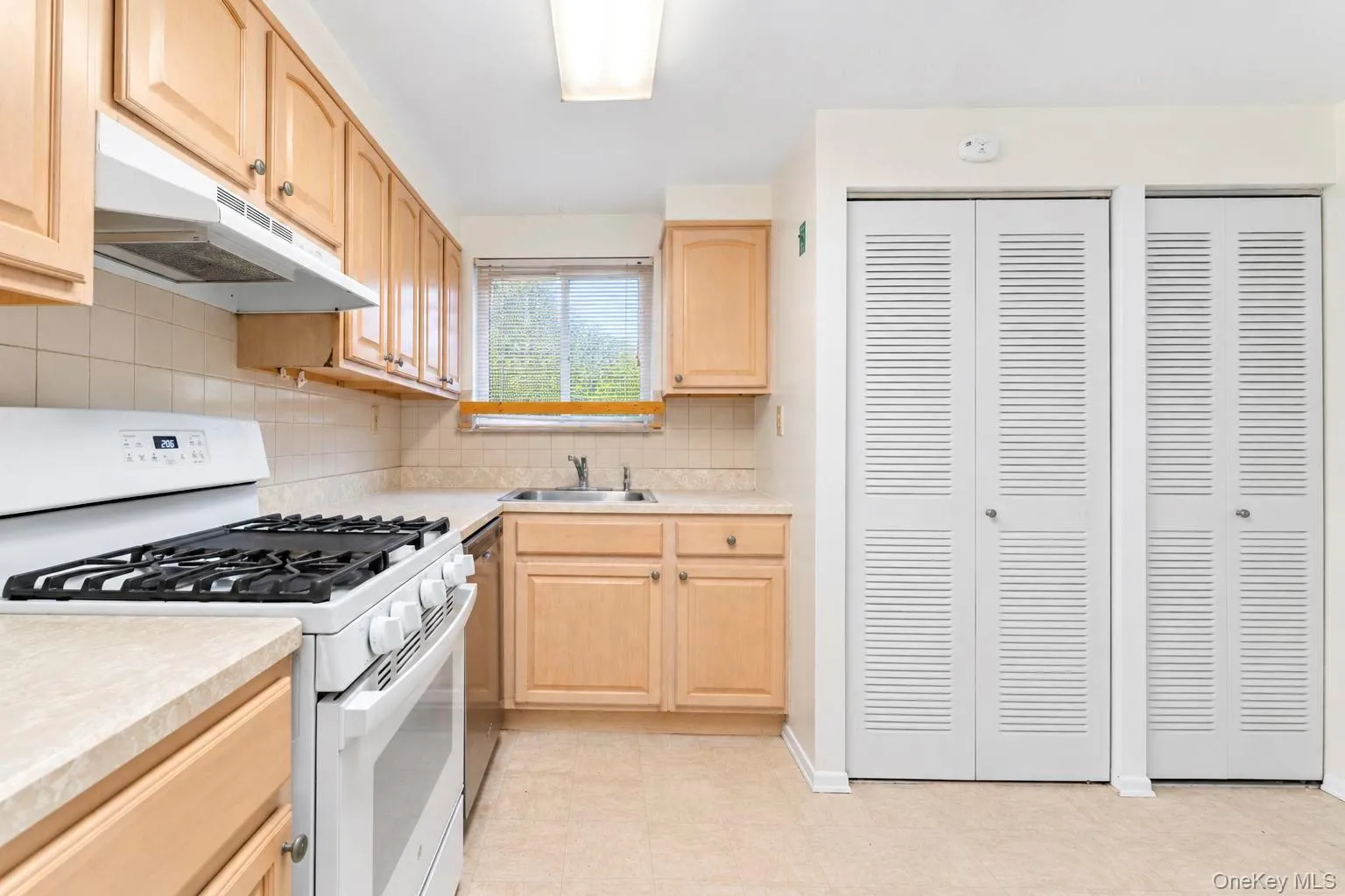 167 Cambridge Drive, Brookhaven, NY, 1 Bedroom Bedrooms, 4 Rooms Rooms,1 BathroomBathrooms,Residential Lease,For Rent,Cambridge,0,1054128 167 Cambridge Drive, Brookhaven, NY, 1 Bedroom Bedrooms, 4 Rooms Rooms,1 BathroomBathrooms,Residential Lease,For Rent,Cambridge,0,1054128