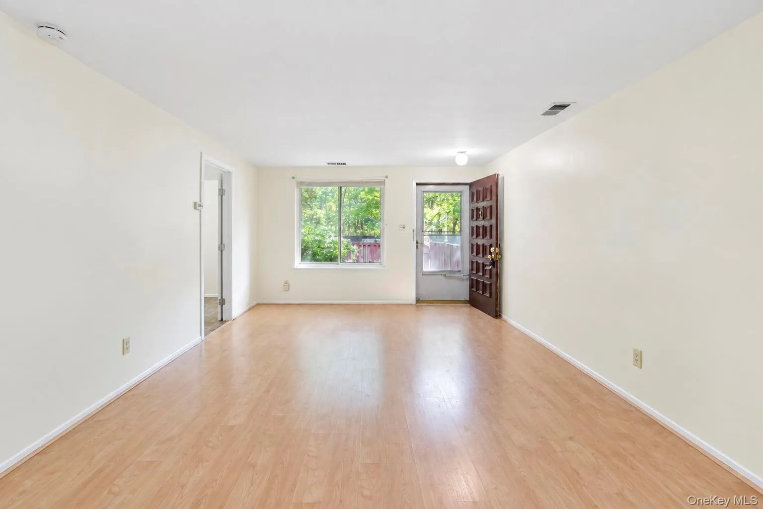 167 Cambridge Drive, Brookhaven, NY, 1 Bedroom Bedrooms, 4 Rooms Rooms,1 BathroomBathrooms,Residential Lease,For Rent,Cambridge,0,1054128 167 Cambridge Drive, Brookhaven, NY, 1 Bedroom Bedrooms, 4 Rooms Rooms,1 BathroomBathrooms,Residential Lease,For Rent,Cambridge,0,1054128