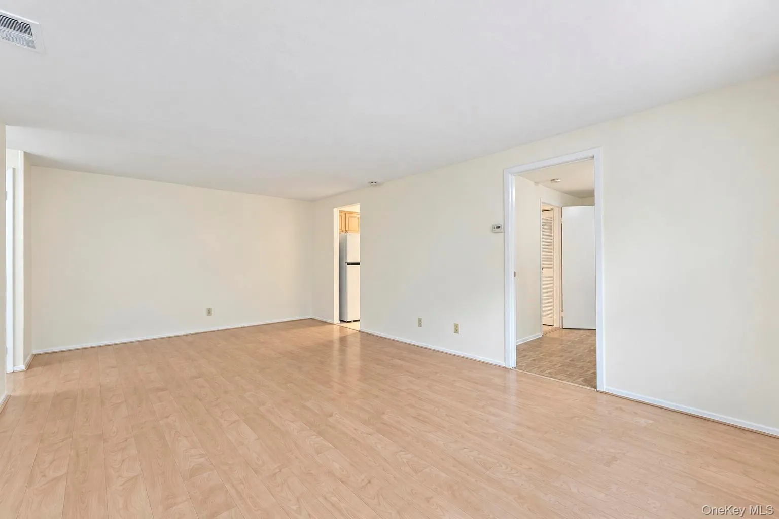 167 Cambridge Drive, Brookhaven, NY, 1 Bedroom Bedrooms, 4 Rooms Rooms,1 BathroomBathrooms,Residential Lease,For Rent,Cambridge,0,1054128 167 Cambridge Drive, Brookhaven, NY, 1 Bedroom Bedrooms, 4 Rooms Rooms,1 BathroomBathrooms,Residential Lease,For Rent,Cambridge,0,1054128