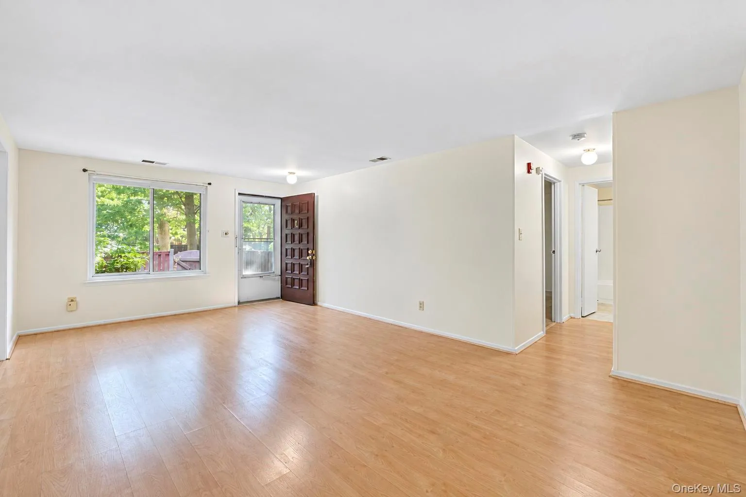 167 Cambridge Drive, Brookhaven, NY, 1 Bedroom Bedrooms, 4 Rooms Rooms,1 BathroomBathrooms,Residential Lease,For Rent,Cambridge,0,1054128 167 Cambridge Drive, Brookhaven, NY, 1 Bedroom Bedrooms, 4 Rooms Rooms,1 BathroomBathrooms,Residential Lease,For Rent,Cambridge,0,1054128