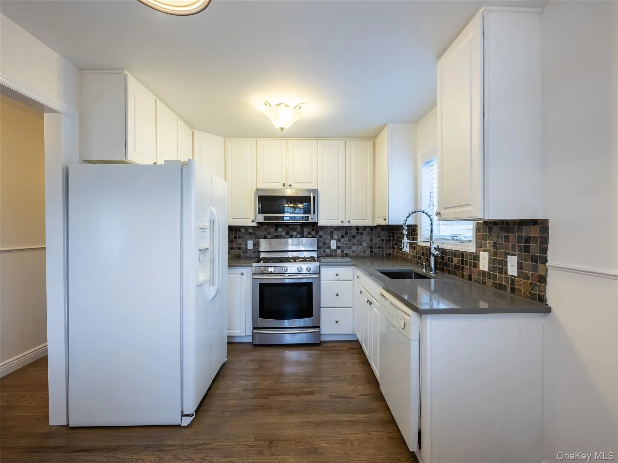 21 Marwood Road, North Hempstead, NY, 2 Bedrooms Bedrooms, 4 Rooms Rooms,2 BathroomsBathrooms,Residential Lease,For Rent,Marwood,0,1054135 21 Marwood Road, North Hempstead, NY, 2 Bedrooms Bedrooms, 4 Rooms Rooms,2 BathroomsBathrooms,Residential Lease,For Rent,Marwood,0,1054135