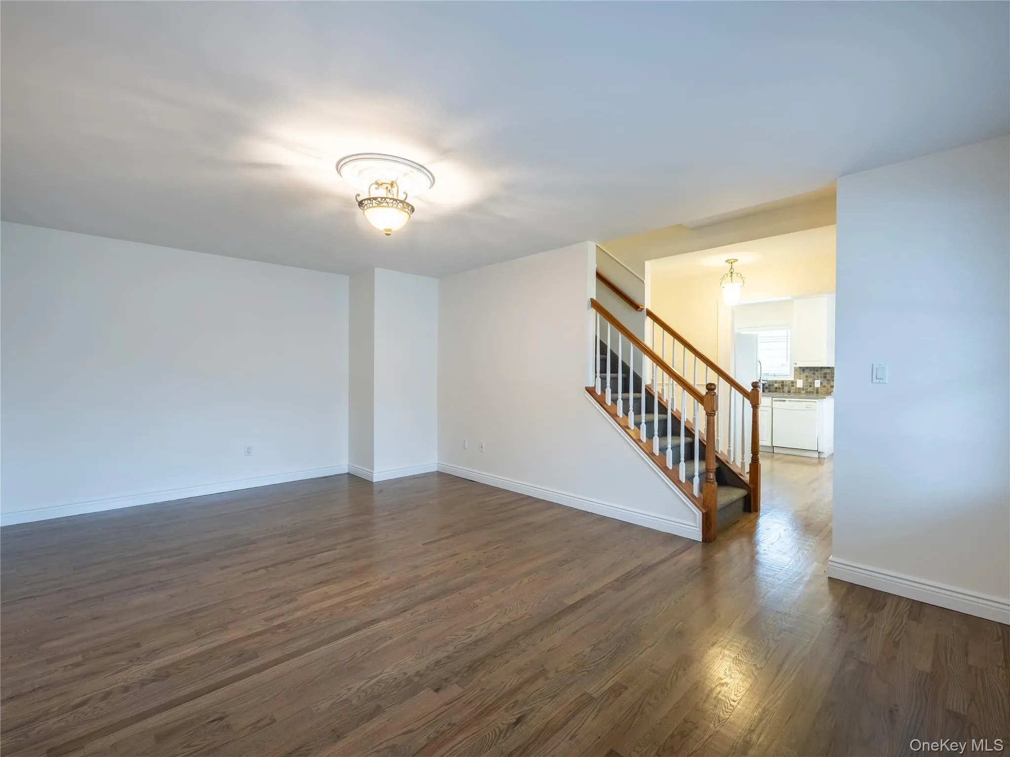21 Marwood Road, North Hempstead, NY, 2 Bedrooms Bedrooms, 4 Rooms Rooms,2 BathroomsBathrooms,Residential Lease,For Rent,Marwood,0,1054135 21 Marwood Road, North Hempstead, NY, 2 Bedrooms Bedrooms, 4 Rooms Rooms,2 BathroomsBathrooms,Residential Lease,For Rent,Marwood,0,1054135