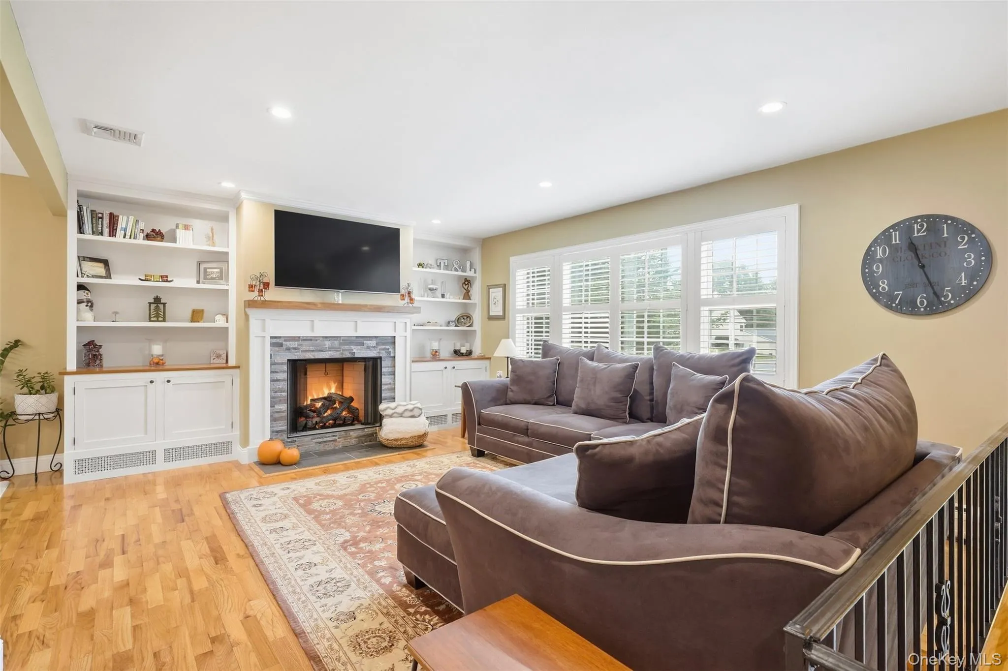 17 High Hill Avenue, Warwick (town), NY, 3 Bedrooms Bedrooms, 8 Rooms Rooms,2 BathroomsBathrooms,Residential,For Rent,High Hill,0,1054146 17 High Hill Avenue, Warwick (town), NY, 3 Bedrooms Bedrooms, 8 Rooms Rooms,2 BathroomsBathrooms,Residential,For Rent,High Hill,0,1054146