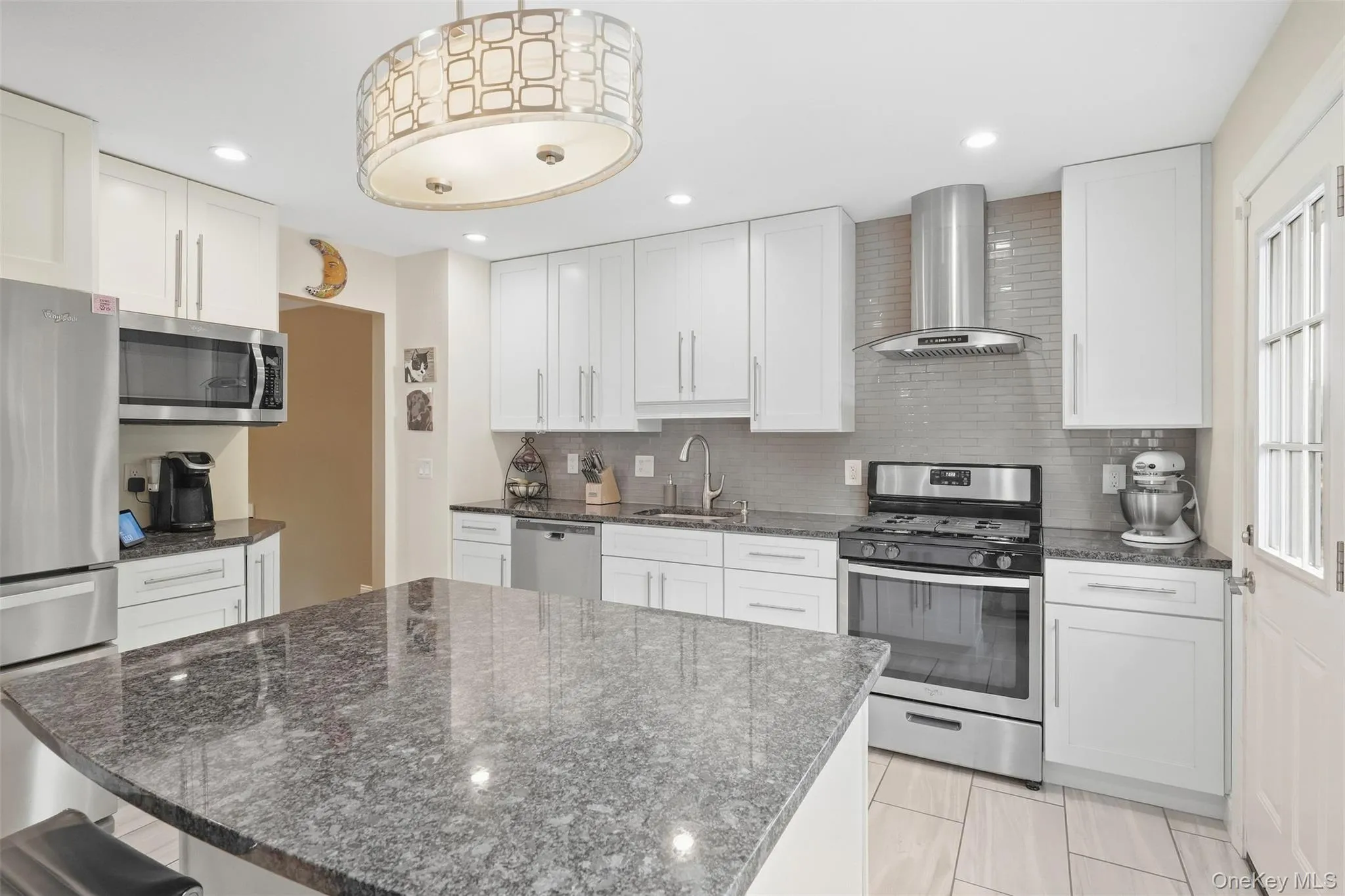 17 High Hill Avenue, Warwick (town), NY, 3 Bedrooms Bedrooms, 8 Rooms Rooms,2 BathroomsBathrooms,Residential,For Rent,High Hill,0,1054146 17 High Hill Avenue, Warwick (town), NY, 3 Bedrooms Bedrooms, 8 Rooms Rooms,2 BathroomsBathrooms,Residential,For Rent,High Hill,0,1054146