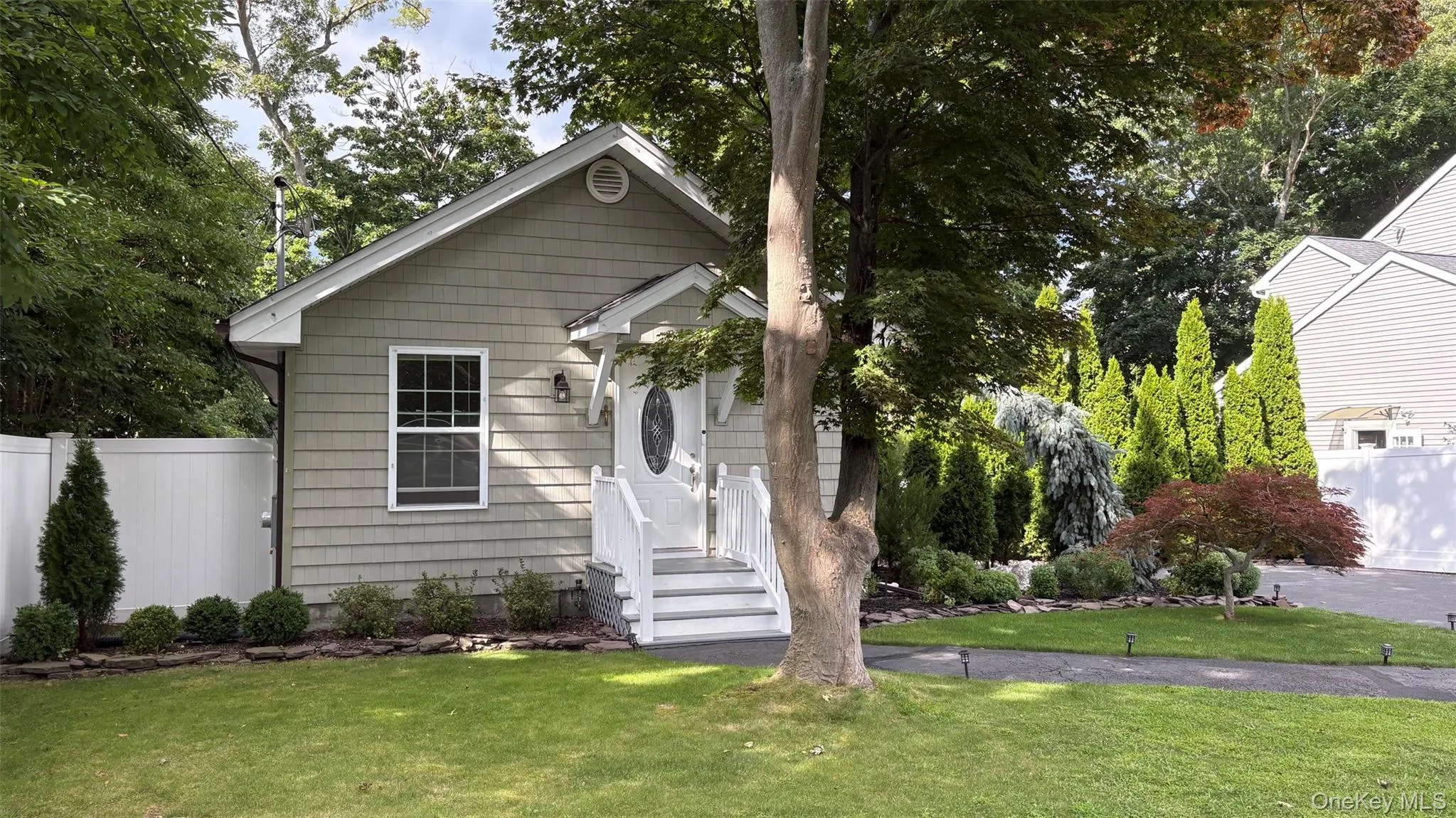 15 Park Avenue, Smithtown, NY, 3 Bedroom Bedrooms, 4 Room Rooms,1 BathroomBathrooms,Residential Lease,For Rent,Park,0,1054147 15 Park Avenue, Smithtown, NY, 3 Bedroom Bedrooms, 4 Room Rooms,1 BathroomBathrooms,Residential Lease,For Rent,Park,0,1054147