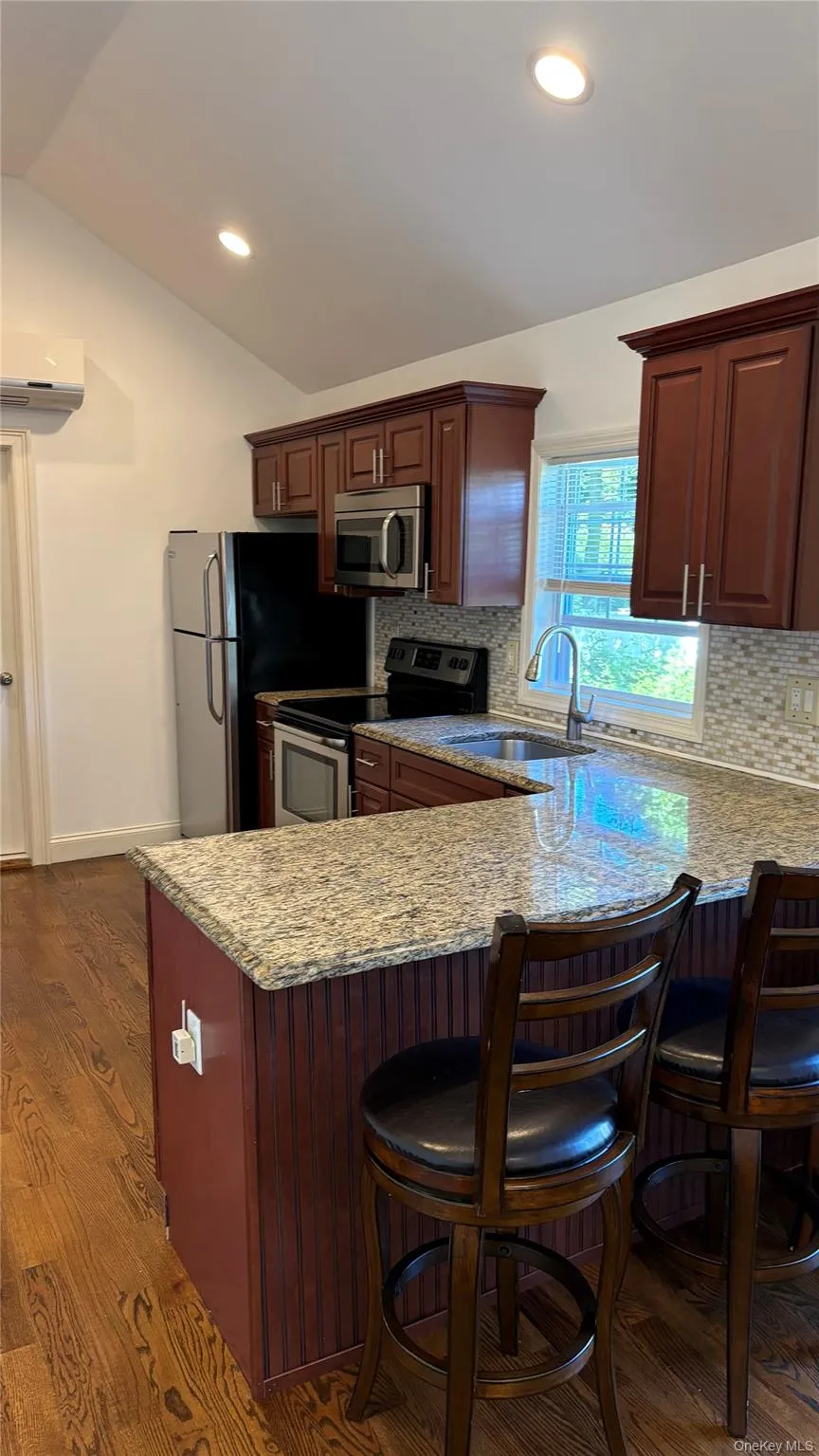 15 Park Avenue, Smithtown, NY, 3 Bedroom Bedrooms, 4 Room Rooms,1 BathroomBathrooms,Residential Lease,For Rent,Park,0,1054147 15 Park Avenue, Smithtown, NY, 3 Bedroom Bedrooms, 4 Room Rooms,1 BathroomBathrooms,Residential Lease,For Rent,Park,0,1054147