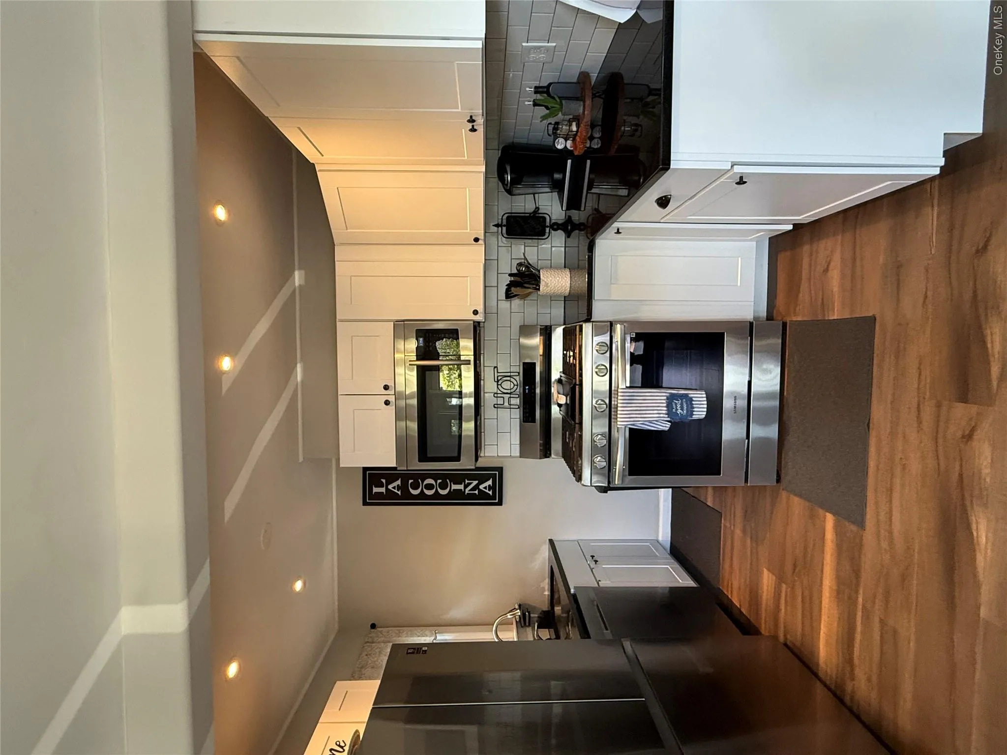Full view of the kitchen Full view of the kitchen
