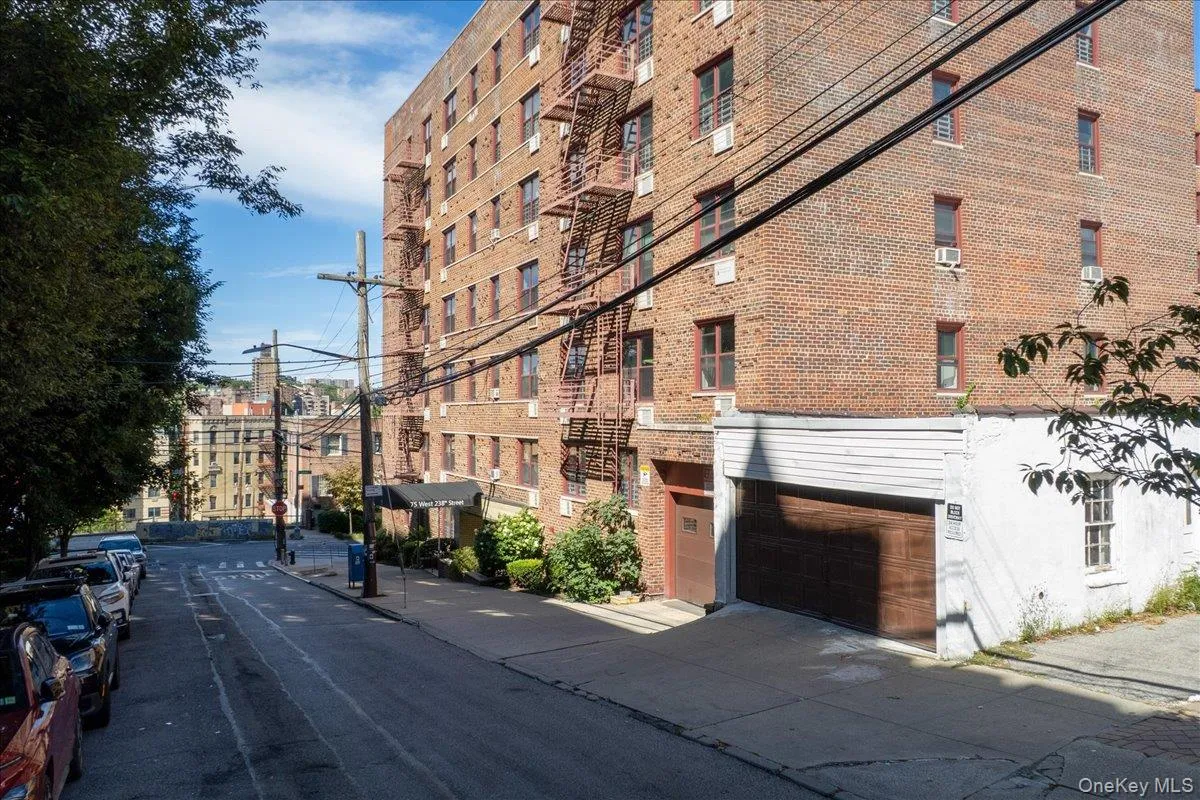 75 238th Street, New York, NY, 1 Bedroom Bedrooms, 3 Rooms Rooms,1 BathroomBathrooms,Residential,For Rent,238th,0,1054155 75 238th Street, New York, NY, 1 Bedroom Bedrooms, 3 Rooms Rooms,1 BathroomBathrooms,Residential,For Rent,238th,0,1054155