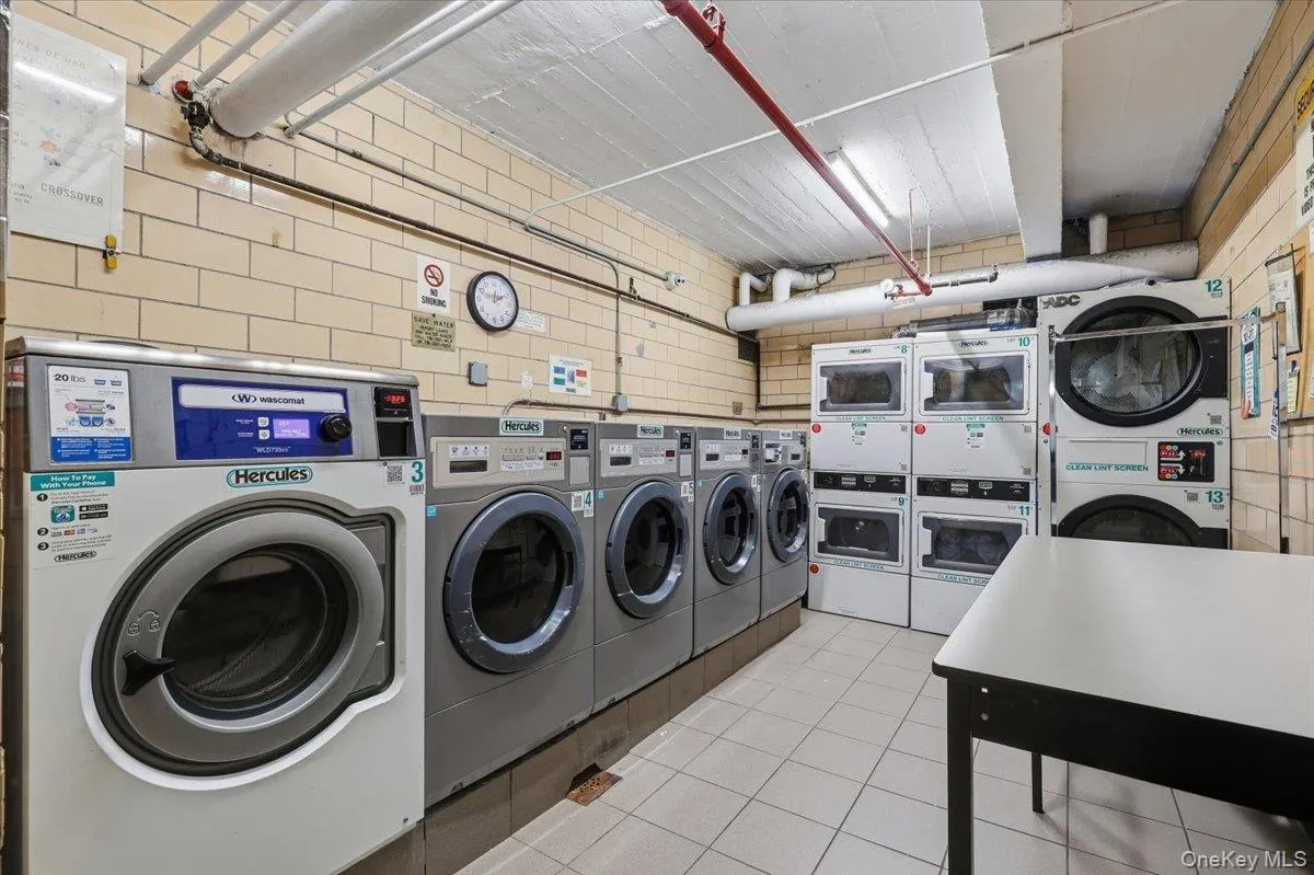 75 238th Street, New York, NY, 1 Bedroom Bedrooms, 3 Rooms Rooms,1 BathroomBathrooms,Residential,For Rent,238th,0,1054155 75 238th Street, New York, NY, 1 Bedroom Bedrooms, 3 Rooms Rooms,1 BathroomBathrooms,Residential,For Rent,238th,0,1054155