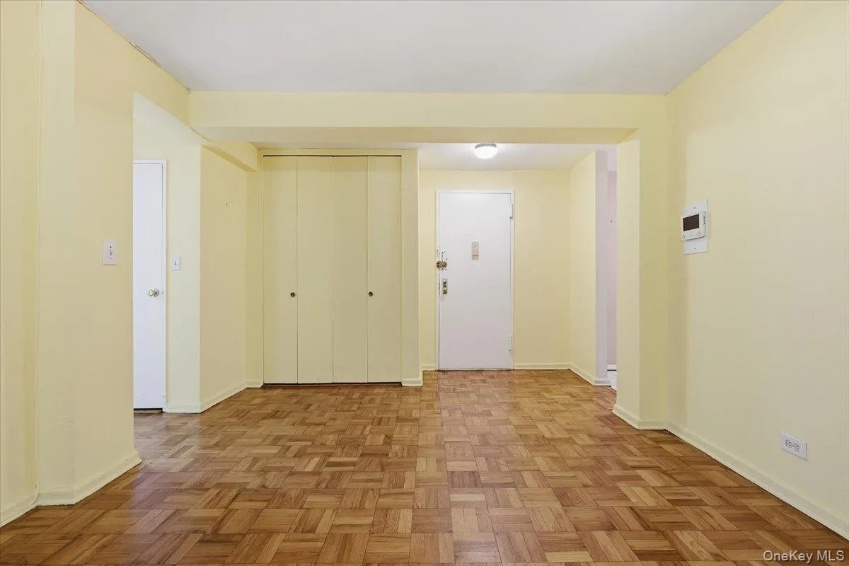 75 238th Street, New York, NY, 1 Bedroom Bedrooms, 3 Rooms Rooms,1 BathroomBathrooms,Residential,For Rent,238th,0,1054155 75 238th Street, New York, NY, 1 Bedroom Bedrooms, 3 Rooms Rooms,1 BathroomBathrooms,Residential,For Rent,238th,0,1054155