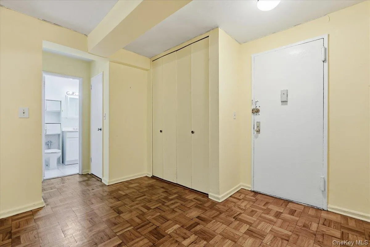 75 238th Street, New York, NY, 1 Bedroom Bedrooms, 3 Rooms Rooms,1 BathroomBathrooms,Residential,For Rent,238th,0,1054155 75 238th Street, New York, NY, 1 Bedroom Bedrooms, 3 Rooms Rooms,1 BathroomBathrooms,Residential,For Rent,238th,0,1054155