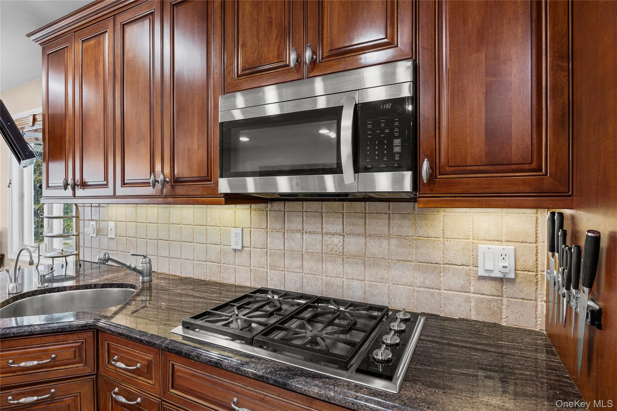 2056 Ellen Drive, Hempstead, NY, 4 Bedrooms Bedrooms, 9 Rooms Rooms,2 BathroomsBathrooms,Residential,For Rent,Ellen,0,1054158 2056 Ellen Drive, Hempstead, NY, 4 Bedrooms Bedrooms, 9 Rooms Rooms,2 BathroomsBathrooms,Residential,For Rent,Ellen,0,1054158