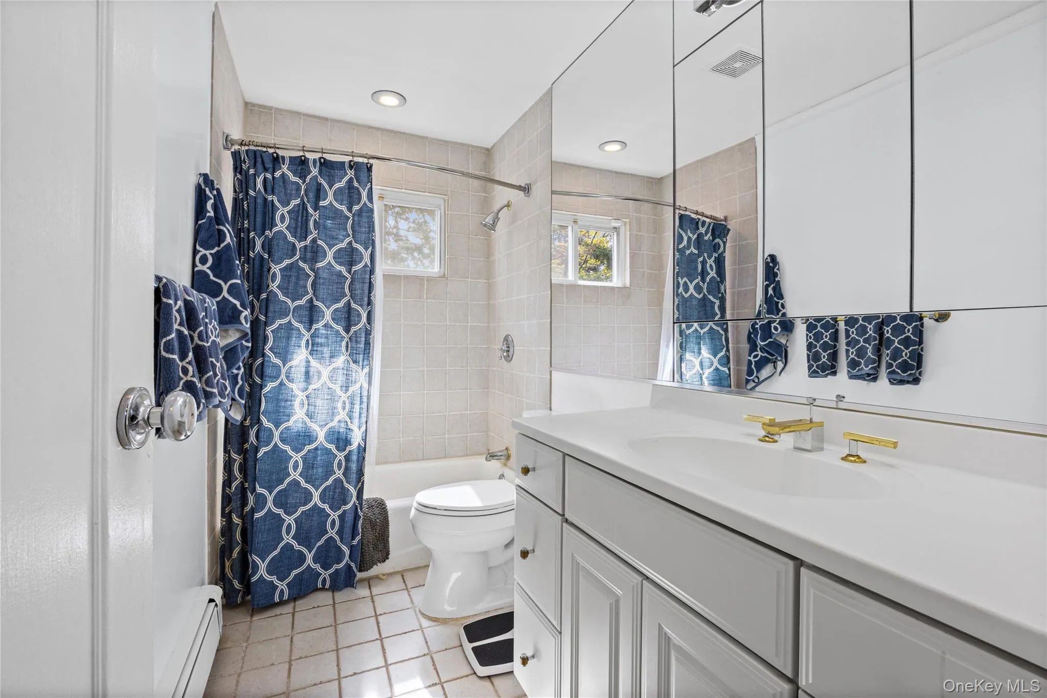 2056 Ellen Drive, Hempstead, NY, 4 Bedrooms Bedrooms, 9 Rooms Rooms,2 BathroomsBathrooms,Residential,For Rent,Ellen,0,1054158 2056 Ellen Drive, Hempstead, NY, 4 Bedrooms Bedrooms, 9 Rooms Rooms,2 BathroomsBathrooms,Residential,For Rent,Ellen,0,1054158