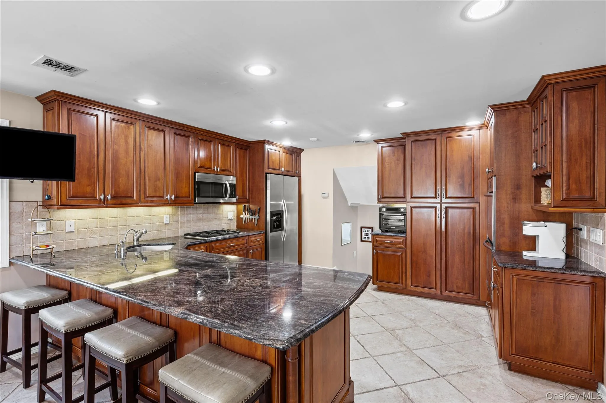 2056 Ellen Drive, Hempstead, NY, 4 Bedrooms Bedrooms, 9 Rooms Rooms,2 BathroomsBathrooms,Residential,For Rent,Ellen,0,1054158 2056 Ellen Drive, Hempstead, NY, 4 Bedrooms Bedrooms, 9 Rooms Rooms,2 BathroomsBathrooms,Residential,For Rent,Ellen,0,1054158