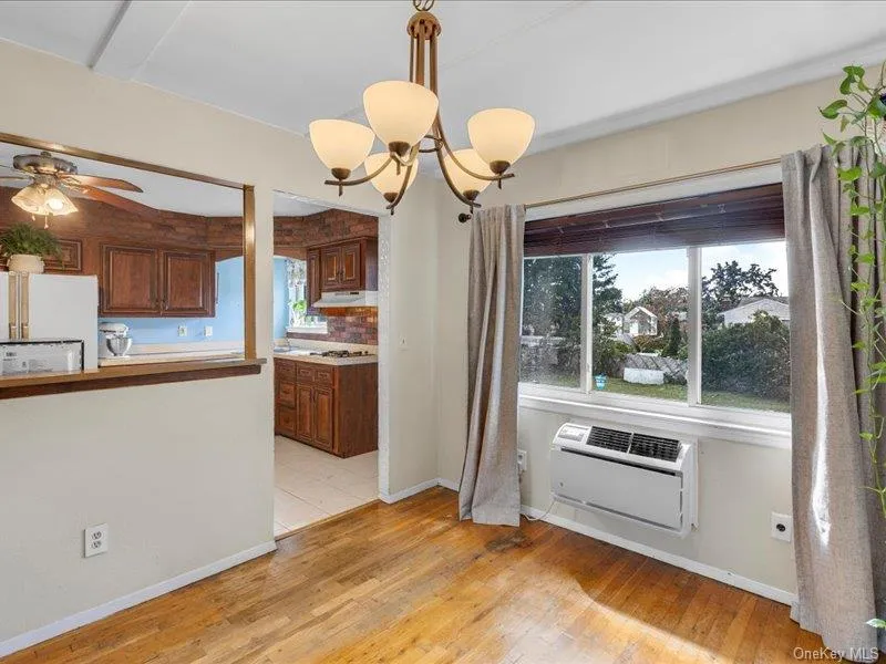 270 Browns Road, Smithtown, NY, 3 Bedrooms Bedrooms, 6 Rooms Rooms,1 BathroomBathrooms,Residential,For Rent,Browns,0,1054159 270 Browns Road, Smithtown, NY, 3 Bedrooms Bedrooms, 6 Rooms Rooms,1 BathroomBathrooms,Residential,For Rent,Browns,0,1054159