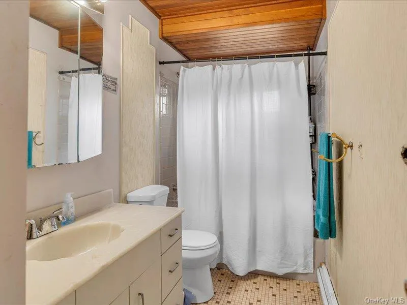 270 Browns Road, Smithtown, NY, 3 Bedrooms Bedrooms, 6 Rooms Rooms,1 BathroomBathrooms,Residential,For Rent,Browns,0,1054159 270 Browns Road, Smithtown, NY, 3 Bedrooms Bedrooms, 6 Rooms Rooms,1 BathroomBathrooms,Residential,For Rent,Browns,0,1054159