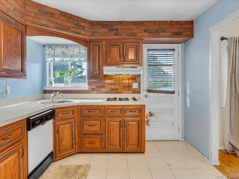 270 Browns Road, Smithtown, NY, 3 Bedrooms Bedrooms, 6 Rooms Rooms,1 BathroomBathrooms,Residential,For Rent,Browns,0,1054159 270 Browns Road, Smithtown, NY, 3 Bedrooms Bedrooms, 6 Rooms Rooms,1 BathroomBathrooms,Residential,For Rent,Browns,0,1054159