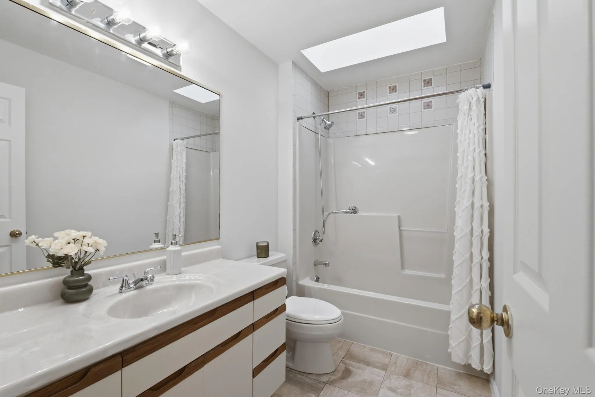 1452 Iroquois Street, Yorktown, NY, 2 Bedrooms Bedrooms, 8 Rooms Rooms,2 BathroomsBathrooms,Residential,For Rent,Iroquois,0,1054173 1452 Iroquois Street, Yorktown, NY, 2 Bedrooms Bedrooms, 8 Rooms Rooms,2 BathroomsBathrooms,Residential,For Rent,Iroquois,0,1054173