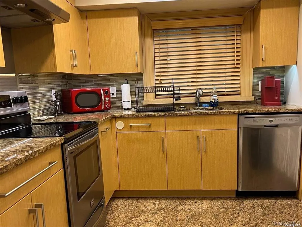 548 Strong Avenue, Babylon, NY, 2 Bedrooms Bedrooms, 4 Rooms Rooms,2 BathroomsBathrooms,Residential Lease,For Rent,Strong,0,1054178 548 Strong Avenue, Babylon, NY, 2 Bedrooms Bedrooms, 4 Rooms Rooms,2 BathroomsBathrooms,Residential Lease,For Rent,Strong,0,1054178