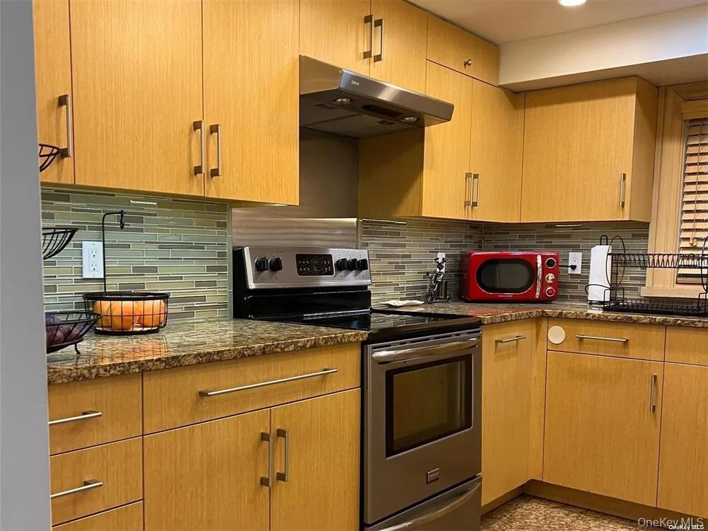 548 Strong Avenue, Babylon, NY, 2 Bedrooms Bedrooms, 4 Rooms Rooms,2 BathroomsBathrooms,Residential Lease,For Rent,Strong,0,1054178 548 Strong Avenue, Babylon, NY, 2 Bedrooms Bedrooms, 4 Rooms Rooms,2 BathroomsBathrooms,Residential Lease,For Rent,Strong,0,1054178