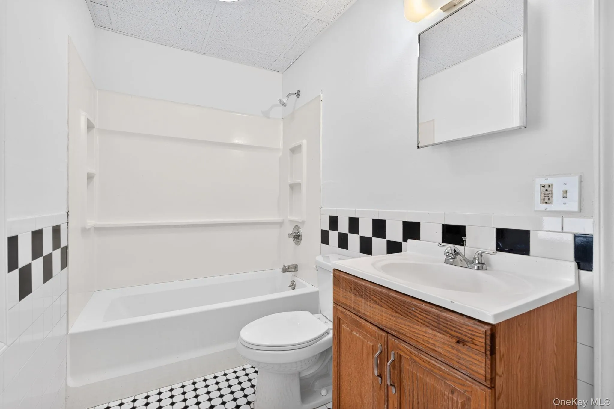 54 Gifford Avenue, Poughkeepsie, NY, 2 Bedrooms Bedrooms, 5 Rooms Rooms,1 BathroomBathrooms,Residential Lease,For Rent,Gifford,0,1054184 54 Gifford Avenue, Poughkeepsie, NY, 2 Bedrooms Bedrooms, 5 Rooms Rooms,1 BathroomBathrooms,Residential Lease,For Rent,Gifford,0,1054184