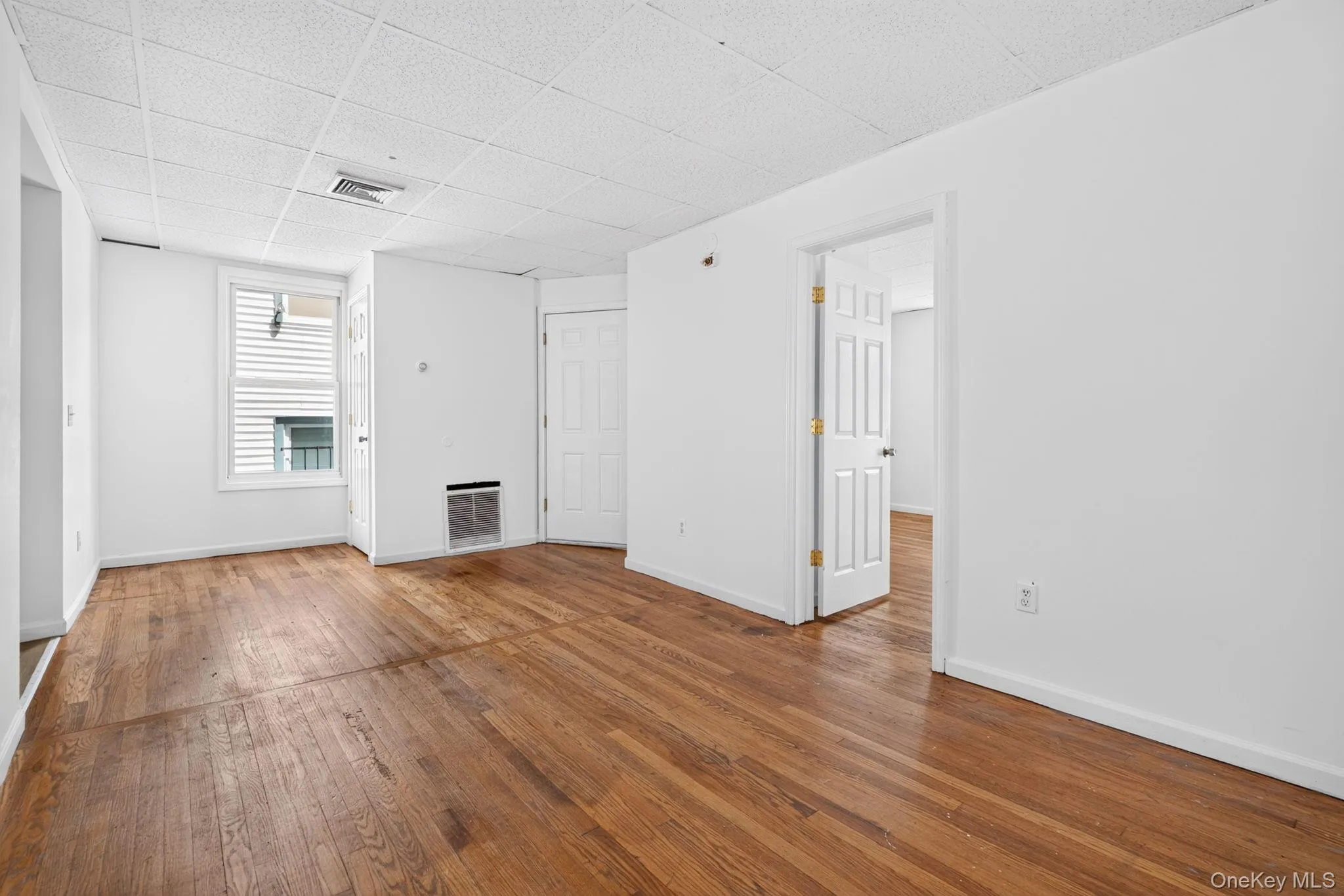 54 Gifford Avenue, Poughkeepsie, NY, 2 Bedrooms Bedrooms, 5 Rooms Rooms,1 BathroomBathrooms,Residential Lease,For Rent,Gifford,0,1054184 54 Gifford Avenue, Poughkeepsie, NY, 2 Bedrooms Bedrooms, 5 Rooms Rooms,1 BathroomBathrooms,Residential Lease,For Rent,Gifford,0,1054184