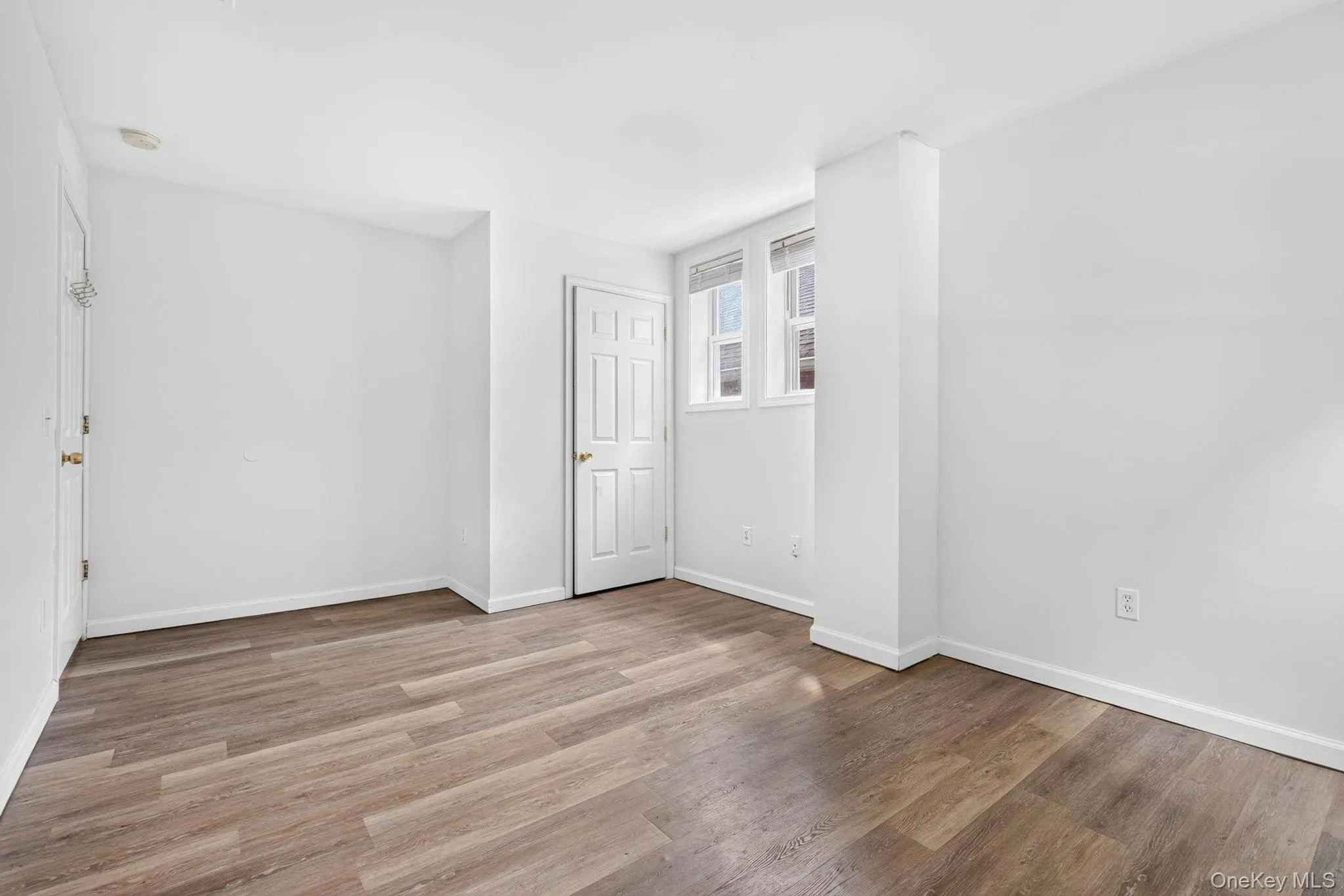 54 Gifford Avenue, Poughkeepsie, NY, 2 Bedrooms Bedrooms, 5 Rooms Rooms,1 BathroomBathrooms,Residential Lease,For Rent,Gifford,0,1054187 54 Gifford Avenue, Poughkeepsie, NY, 2 Bedrooms Bedrooms, 5 Rooms Rooms,1 BathroomBathrooms,Residential Lease,For Rent,Gifford,0,1054187