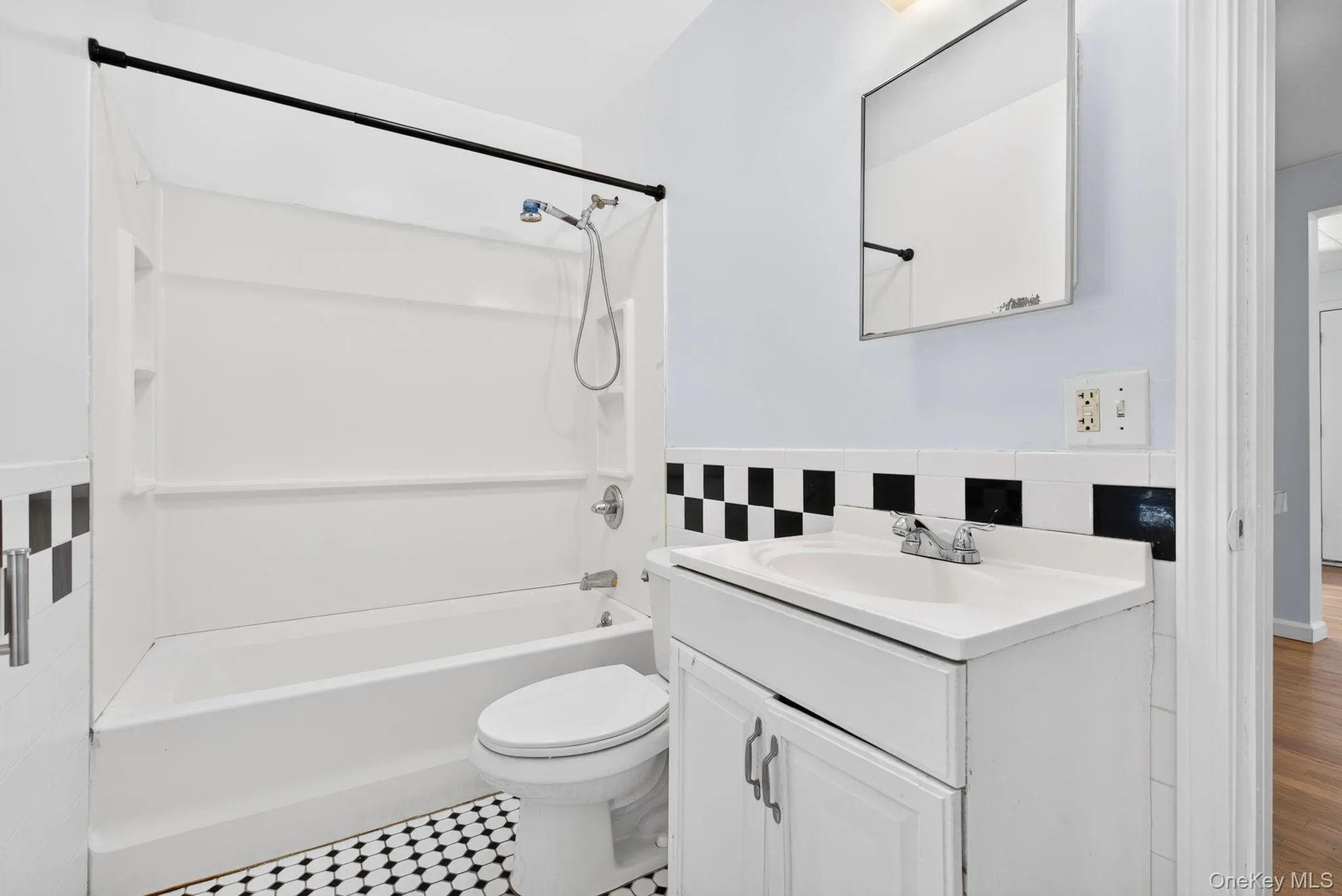 54 Gifford Avenue, Poughkeepsie, NY, 2 Bedrooms Bedrooms, 5 Rooms Rooms,1 BathroomBathrooms,Residential Lease,For Rent,Gifford,0,1054187 54 Gifford Avenue, Poughkeepsie, NY, 2 Bedrooms Bedrooms, 5 Rooms Rooms,1 BathroomBathrooms,Residential Lease,For Rent,Gifford,0,1054187