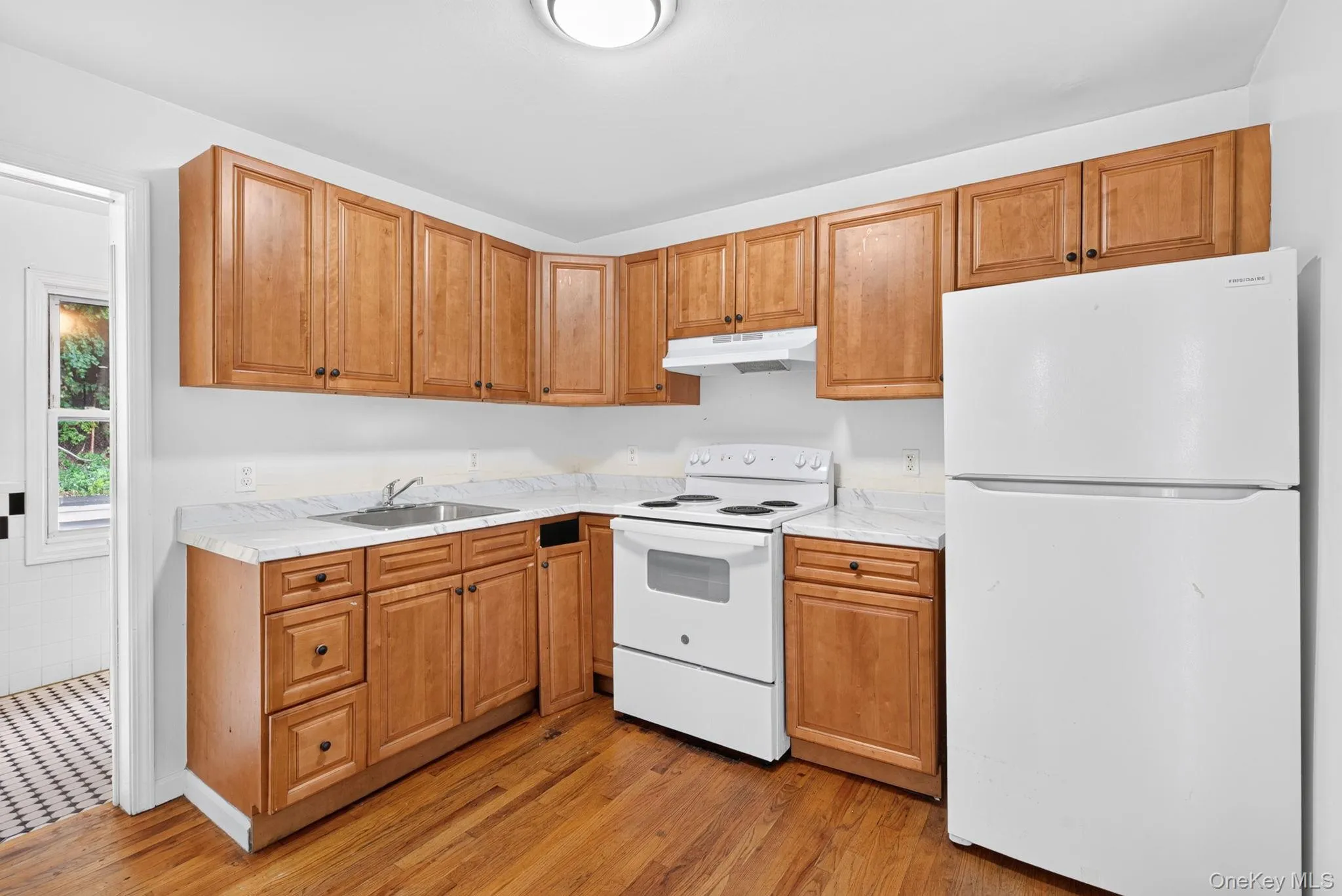 54 Gifford Avenue, Poughkeepsie, NY, 2 Bedrooms Bedrooms, 5 Rooms Rooms,1 BathroomBathrooms,Residential Lease,For Rent,Gifford,0,1054187 54 Gifford Avenue, Poughkeepsie, NY, 2 Bedrooms Bedrooms, 5 Rooms Rooms,1 BathroomBathrooms,Residential Lease,For Rent,Gifford,0,1054187