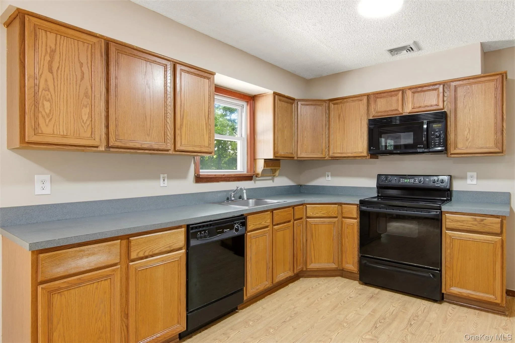 1726 Wad Riv Mnrvl Road, Riverhead, NY, 3 Bedrooms Bedrooms, 6 Rooms Rooms,1 BathroomBathrooms,Residential,For Rent,Wad Riv Mnrvl,0,1054190 1726 Wad Riv Mnrvl Road, Riverhead, NY, 3 Bedrooms Bedrooms, 6 Rooms Rooms,1 BathroomBathrooms,Residential,For Rent,Wad Riv Mnrvl,0,1054190