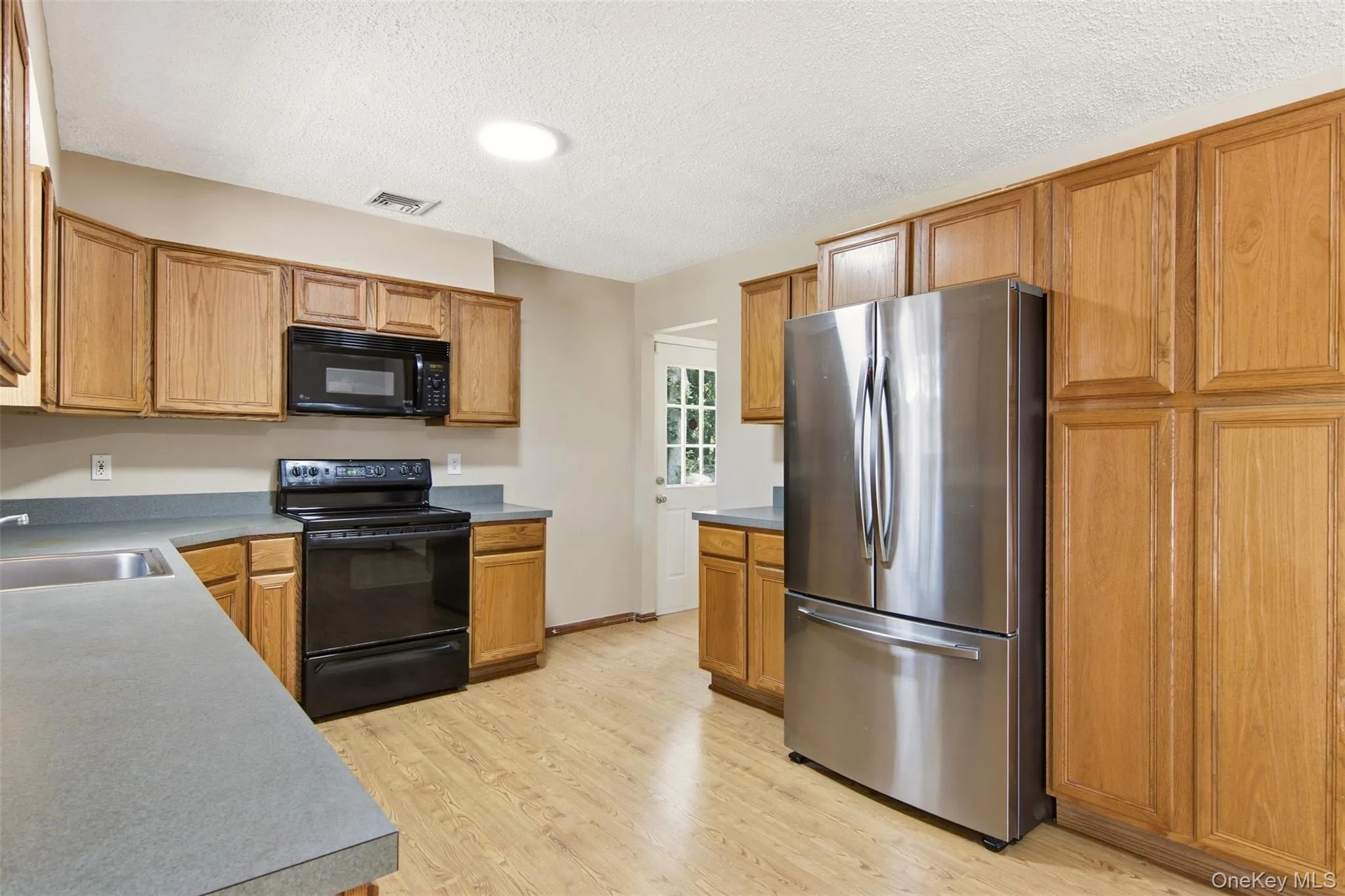 1726 Wad Riv Mnrvl Road, Riverhead, NY, 3 Bedrooms Bedrooms, 6 Rooms Rooms,1 BathroomBathrooms,Residential,For Rent,Wad Riv Mnrvl,0,1054190 1726 Wad Riv Mnrvl Road, Riverhead, NY, 3 Bedrooms Bedrooms, 6 Rooms Rooms,1 BathroomBathrooms,Residential,For Rent,Wad Riv Mnrvl,0,1054190