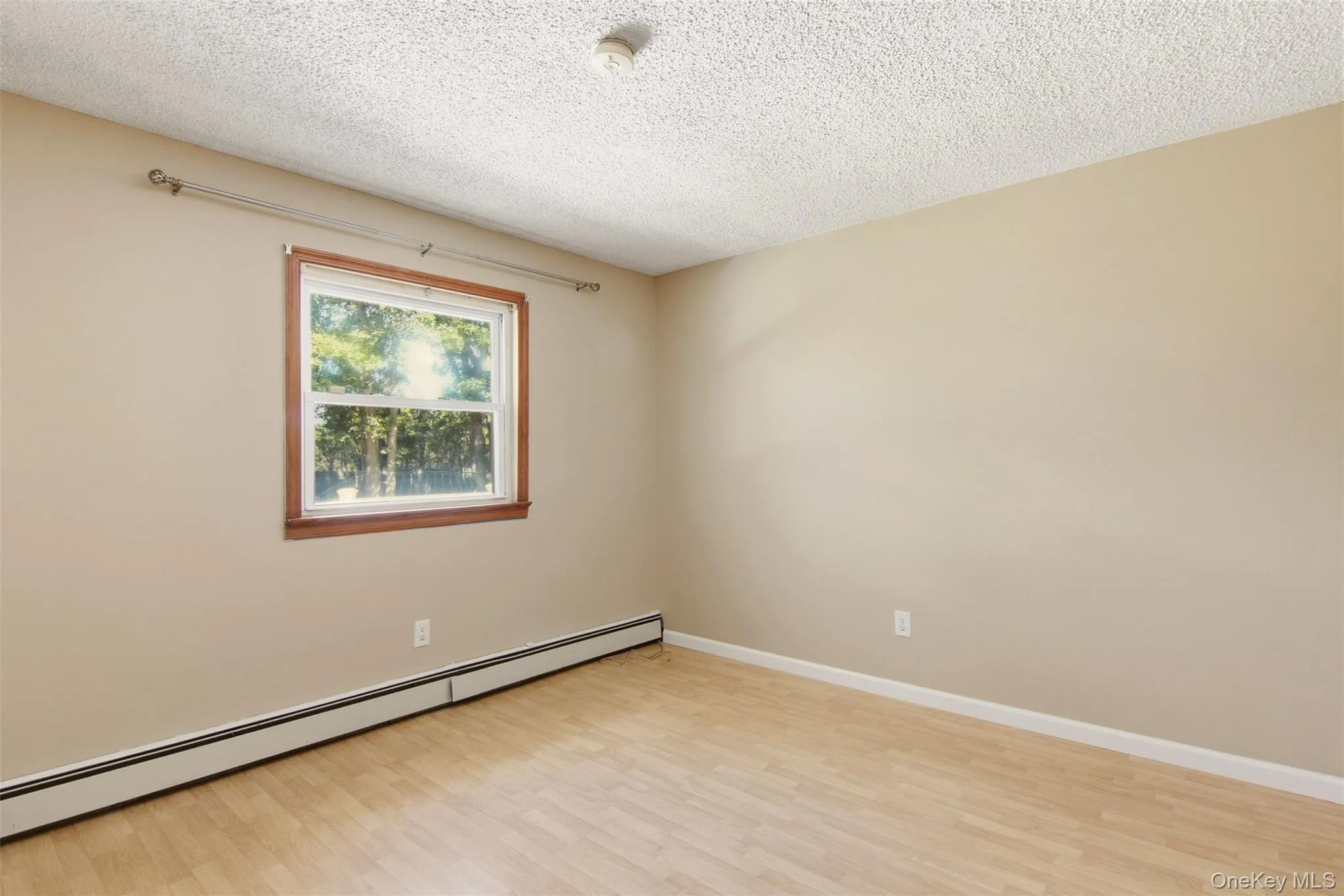 1726 Wad Riv Mnrvl Road, Riverhead, NY, 3 Bedrooms Bedrooms, 6 Rooms Rooms,1 BathroomBathrooms,Residential,For Rent,Wad Riv Mnrvl,0,1054190 1726 Wad Riv Mnrvl Road, Riverhead, NY, 3 Bedrooms Bedrooms, 6 Rooms Rooms,1 BathroomBathrooms,Residential,For Rent,Wad Riv Mnrvl,0,1054190