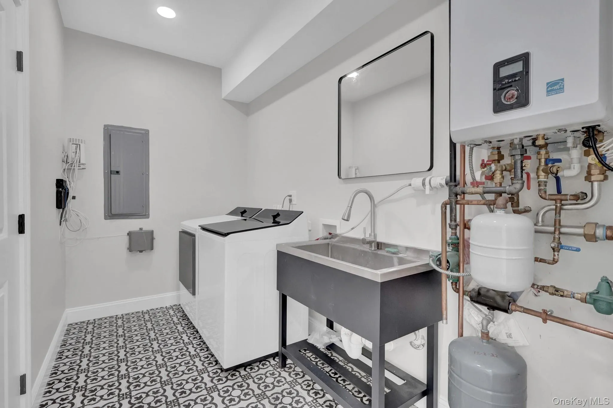 129 Tardy Lane, Hempstead, NY, 5 Bedrooms Bedrooms, 5 Rooms Rooms,4 BathroomsBathrooms,Residential,For Rent,Tardy,0,1054210 129 Tardy Lane, Hempstead, NY, 5 Bedrooms Bedrooms, 5 Rooms Rooms,4 BathroomsBathrooms,Residential,For Rent,Tardy,0,1054210