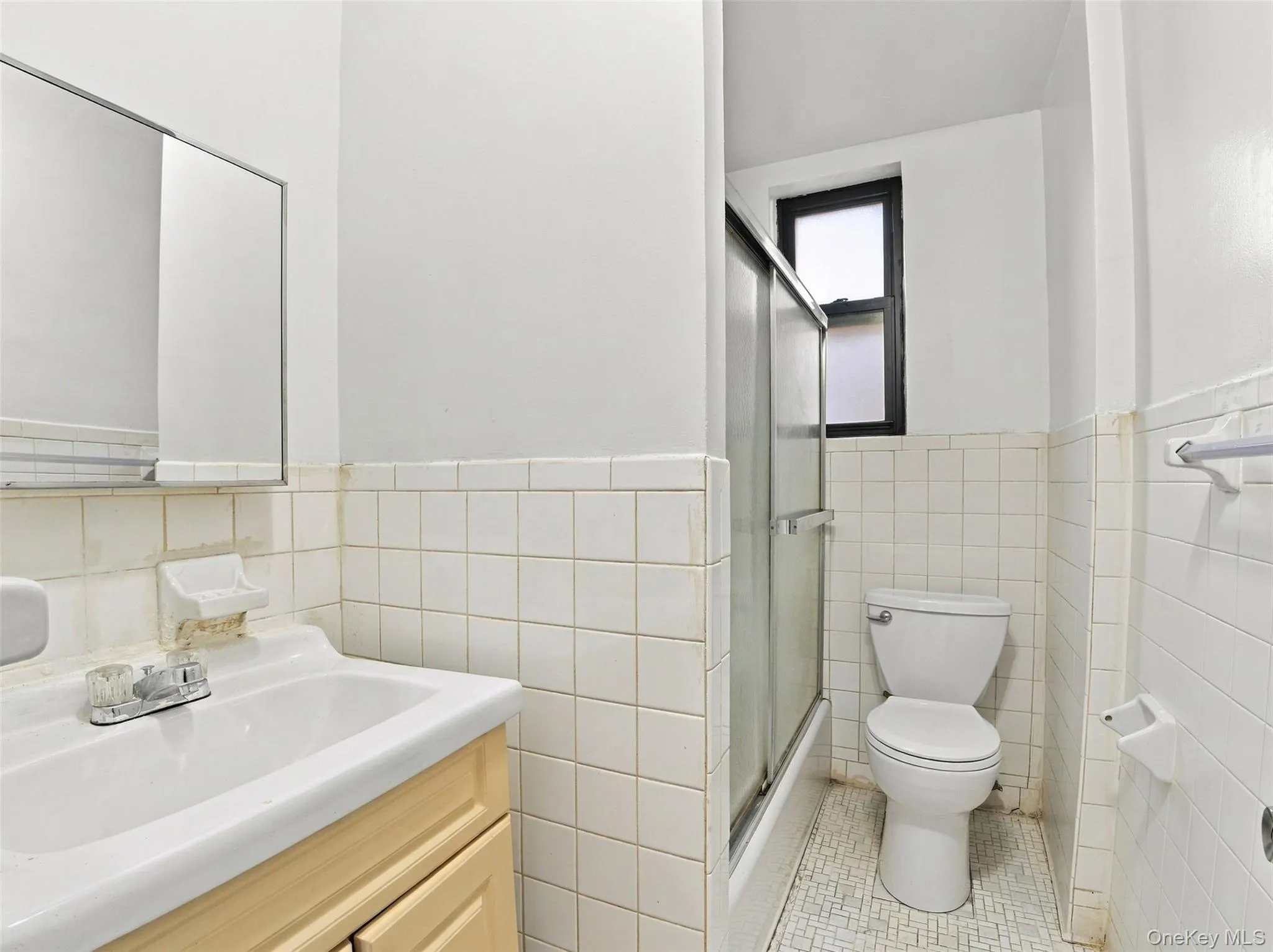 754 Brady Avenue, New York, NY, 2 Bedrooms Bedrooms, 5 Rooms Rooms,1 BathroomBathrooms,Residential,For Rent,Brady,0,1054217 754 Brady Avenue, New York, NY, 2 Bedrooms Bedrooms, 5 Rooms Rooms,1 BathroomBathrooms,Residential,For Rent,Brady,0,1054217