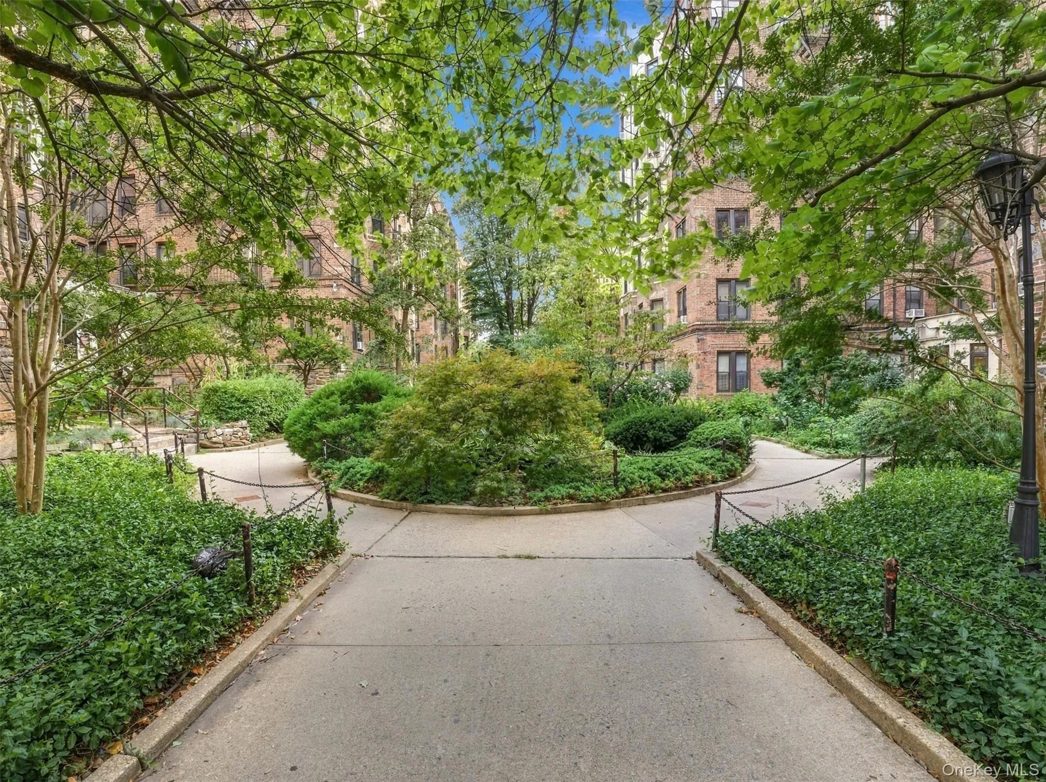 754 Brady Avenue, New York, NY, 2 Bedrooms Bedrooms, 5 Rooms Rooms,1 BathroomBathrooms,Residential,For Rent,Brady,0,1054217 754 Brady Avenue, New York, NY, 2 Bedrooms Bedrooms, 5 Rooms Rooms,1 BathroomBathrooms,Residential,For Rent,Brady,0,1054217