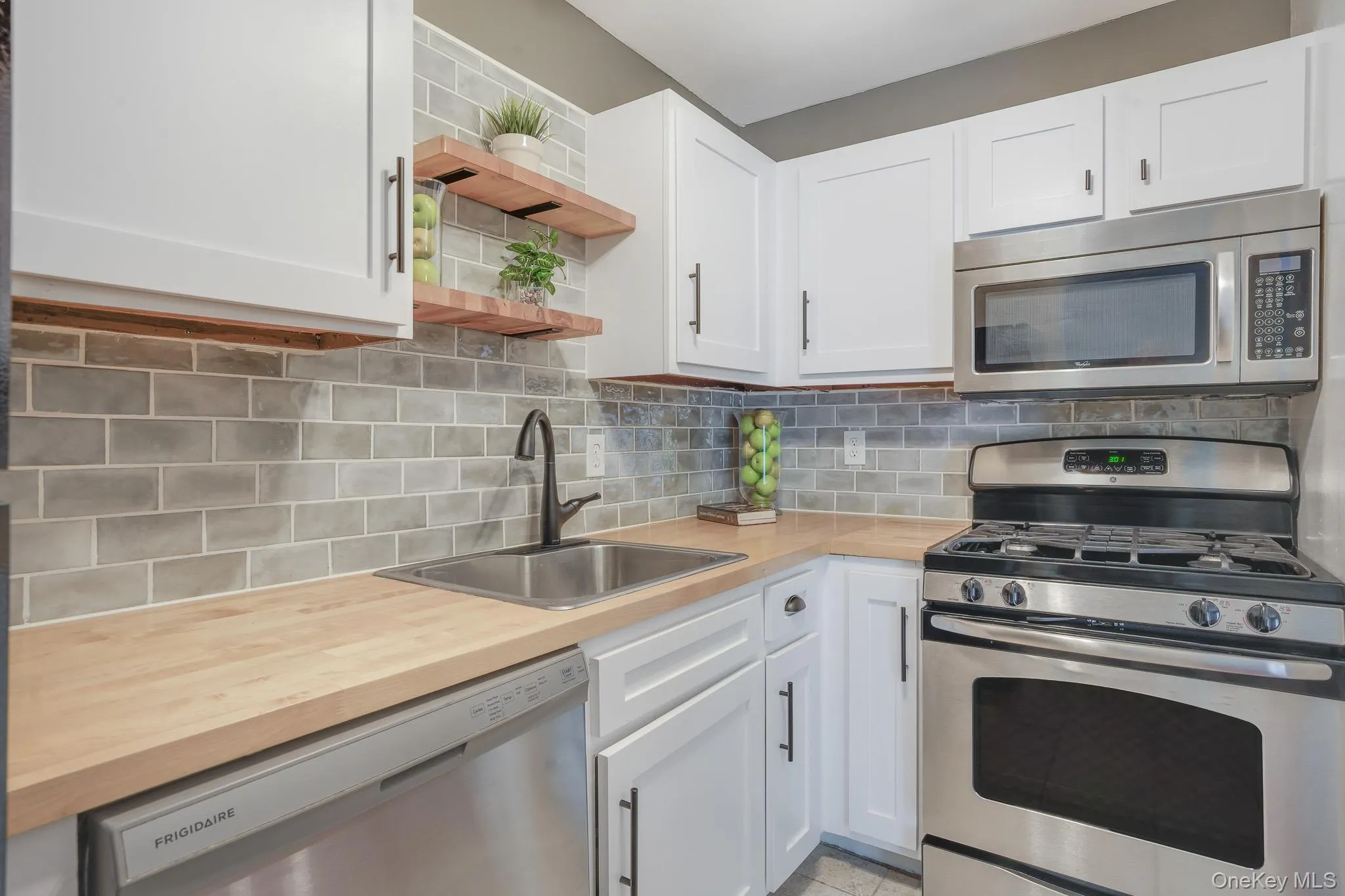 8 Ivy Court, Fishkill, NY, 1 Bedroom Bedrooms, 6 Rooms Rooms,1 BathroomBathrooms,Residential Lease,For Rent,Ivy,0,1054228 8 Ivy Court, Fishkill, NY, 1 Bedroom Bedrooms, 6 Rooms Rooms,1 BathroomBathrooms,Residential Lease,For Rent,Ivy,0,1054228