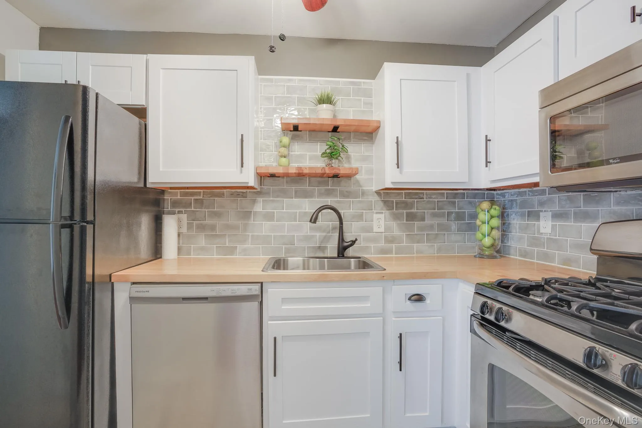 8 Ivy Court, Fishkill, NY, 1 Bedroom Bedrooms, 6 Rooms Rooms,1 BathroomBathrooms,Residential Lease,For Rent,Ivy,0,1054228 8 Ivy Court, Fishkill, NY, 1 Bedroom Bedrooms, 6 Rooms Rooms,1 BathroomBathrooms,Residential Lease,For Rent,Ivy,0,1054228
