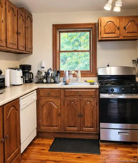 1 Berachah Avenue, Orangetown, NY, 2 Bedrooms Bedrooms, 5 Rooms Rooms,1 BathroomBathrooms,Residential Lease,For Rent,Berachah,0,1054230 1 Berachah Avenue, Orangetown, NY, 2 Bedrooms Bedrooms, 5 Rooms Rooms,1 BathroomBathrooms,Residential Lease,For Rent,Berachah,0,1054230