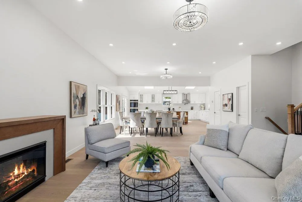 31 Seton Court, Oyster Bay, NY, 4 Bedrooms Bedrooms, 8 Rooms Rooms,4 BathroomsBathrooms,Residential,For Rent,Seton,0,1054231 31 Seton Court, Oyster Bay, NY, 4 Bedrooms Bedrooms, 8 Rooms Rooms,4 BathroomsBathrooms,Residential,For Rent,Seton,0,1054231