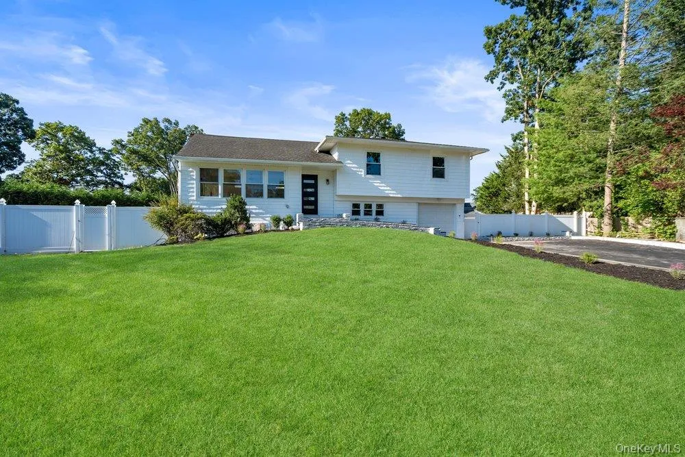 31 Seton Court, Oyster Bay, NY, 4 Bedrooms Bedrooms, 8 Rooms Rooms,4 BathroomsBathrooms,Residential,For Rent,Seton,0,1054231 31 Seton Court, Oyster Bay, NY, 4 Bedrooms Bedrooms, 8 Rooms Rooms,4 BathroomsBathrooms,Residential,For Rent,Seton,0,1054231