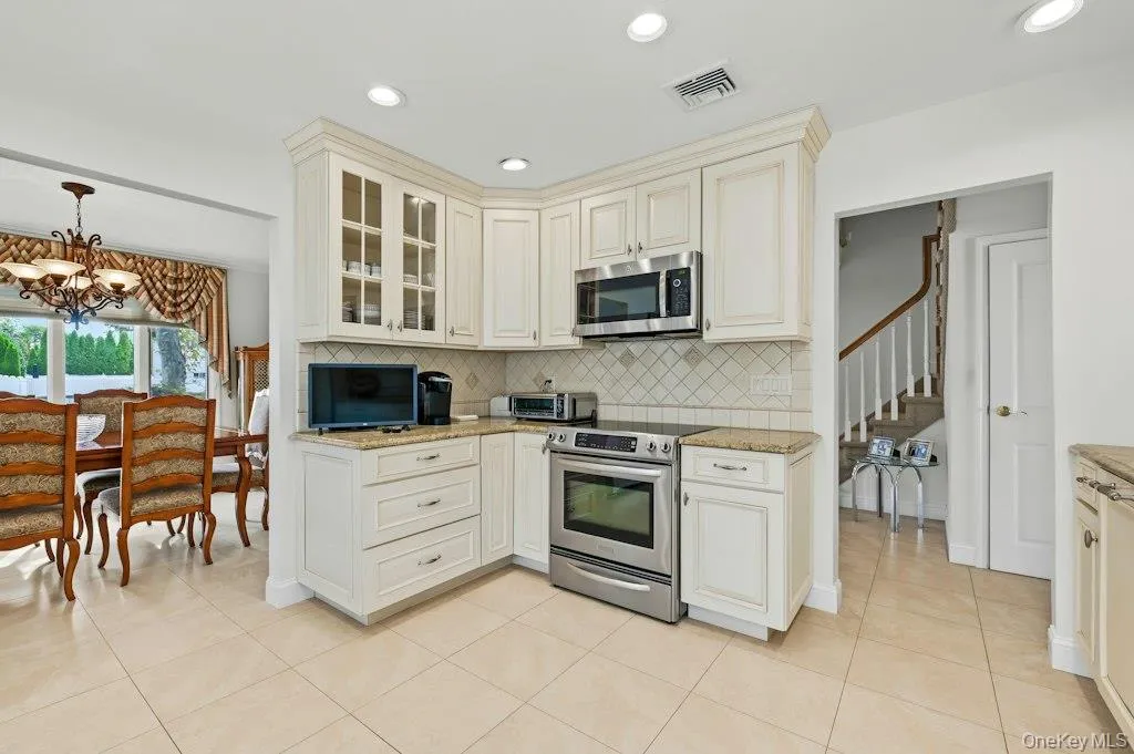 2039 Blanche Lane, Hempstead, NY, 4 Bedrooms Bedrooms, 9 Rooms Rooms,2 BathroomsBathrooms,Residential,For Rent,Blanche,0,1054235 2039 Blanche Lane, Hempstead, NY, 4 Bedrooms Bedrooms, 9 Rooms Rooms,2 BathroomsBathrooms,Residential,For Rent,Blanche,0,1054235