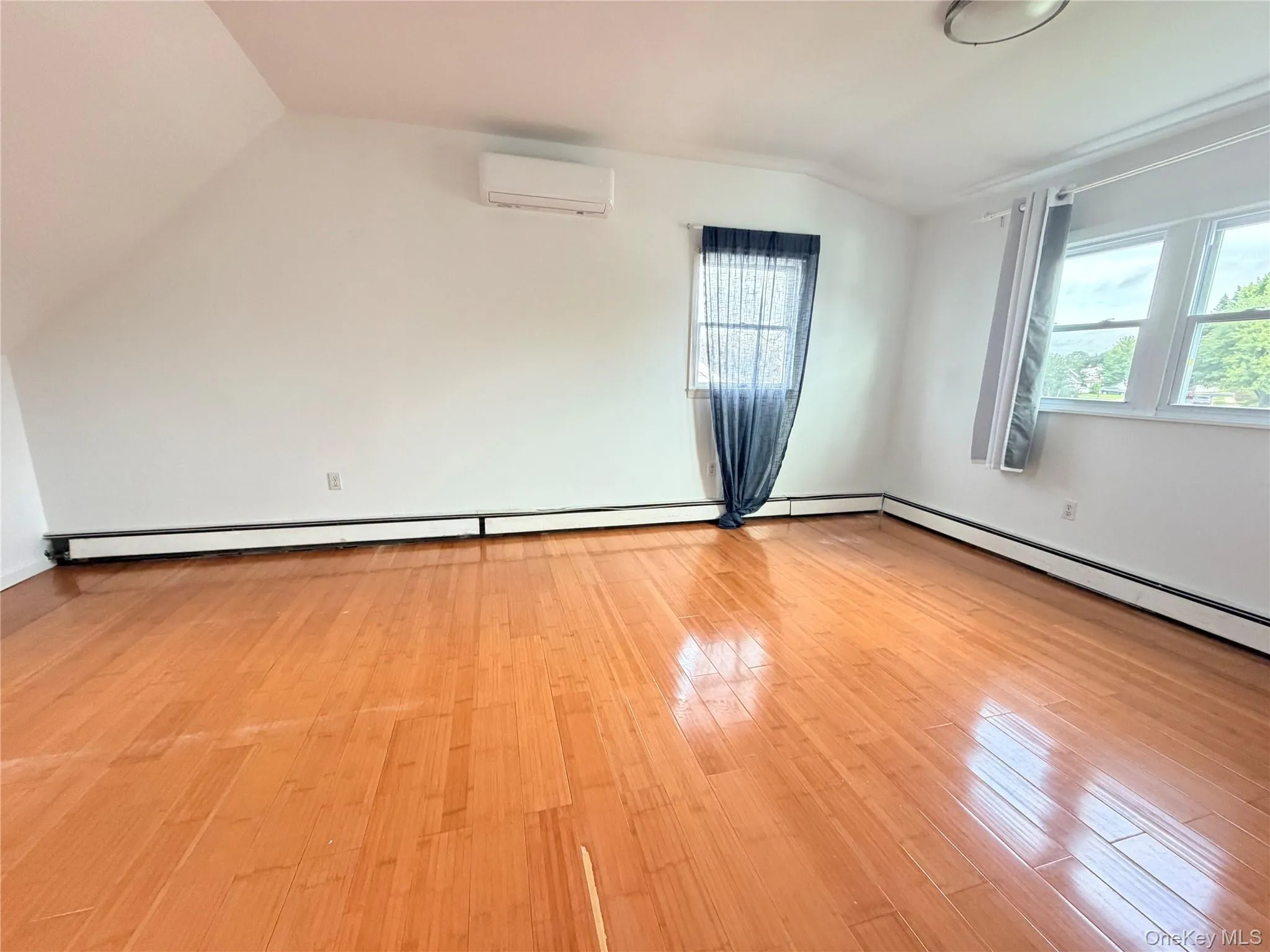 4 Carriage Ln, Hempstead, NY, 4 Bedrooms Bedrooms, 8 Rooms Rooms,2 BathroomsBathrooms,Residential Lease,For Rent,Ln,0,1054258 4 Carriage Ln, Hempstead, NY, 4 Bedrooms Bedrooms, 8 Rooms Rooms,2 BathroomsBathrooms,Residential Lease,For Rent,Ln,0,1054258