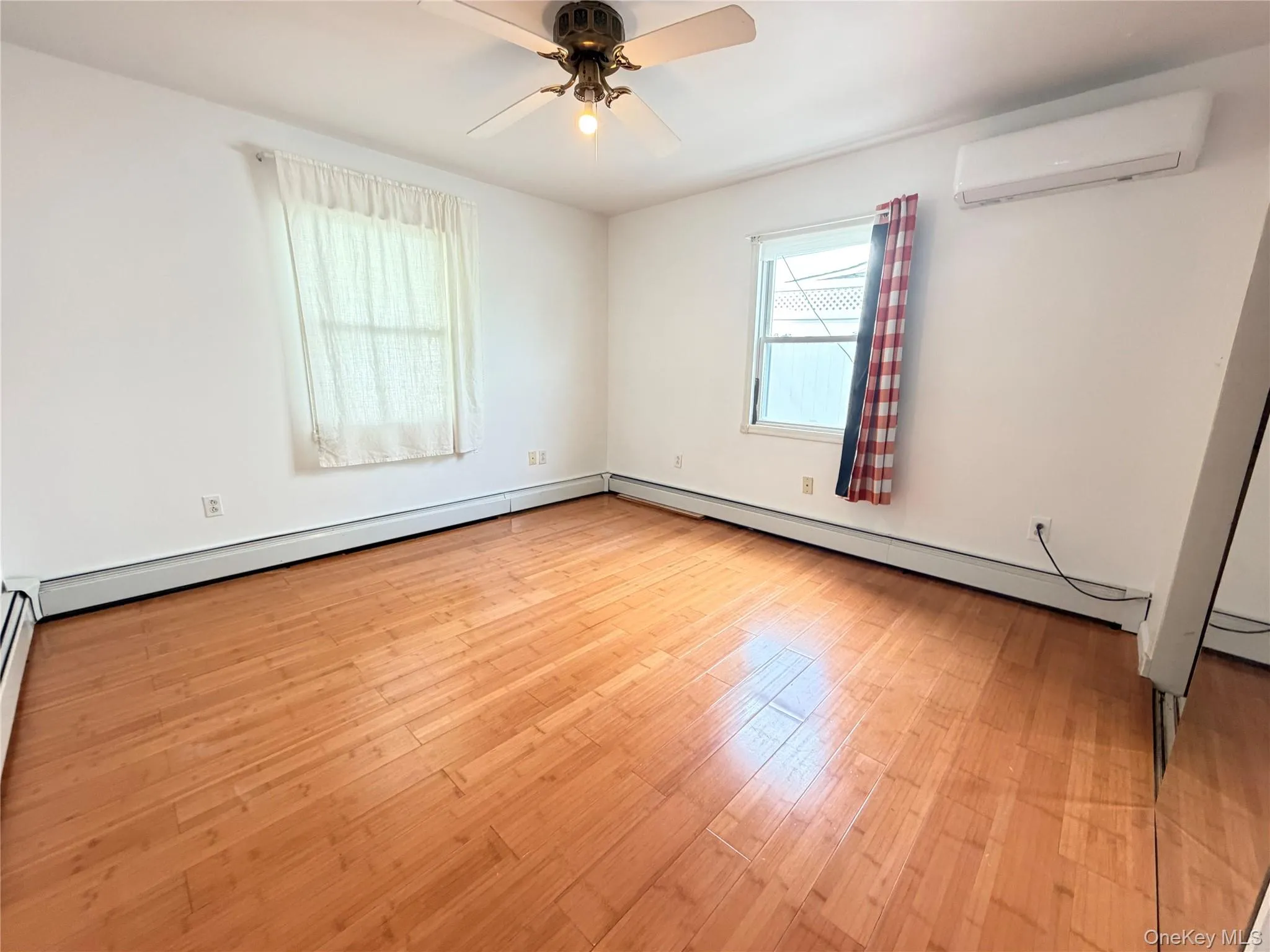 4 Carriage Ln, Hempstead, NY, 4 Bedrooms Bedrooms, 8 Rooms Rooms,2 BathroomsBathrooms,Residential Lease,For Rent,Ln,0,1054258 4 Carriage Ln, Hempstead, NY, 4 Bedrooms Bedrooms, 8 Rooms Rooms,2 BathroomsBathrooms,Residential Lease,For Rent,Ln,0,1054258