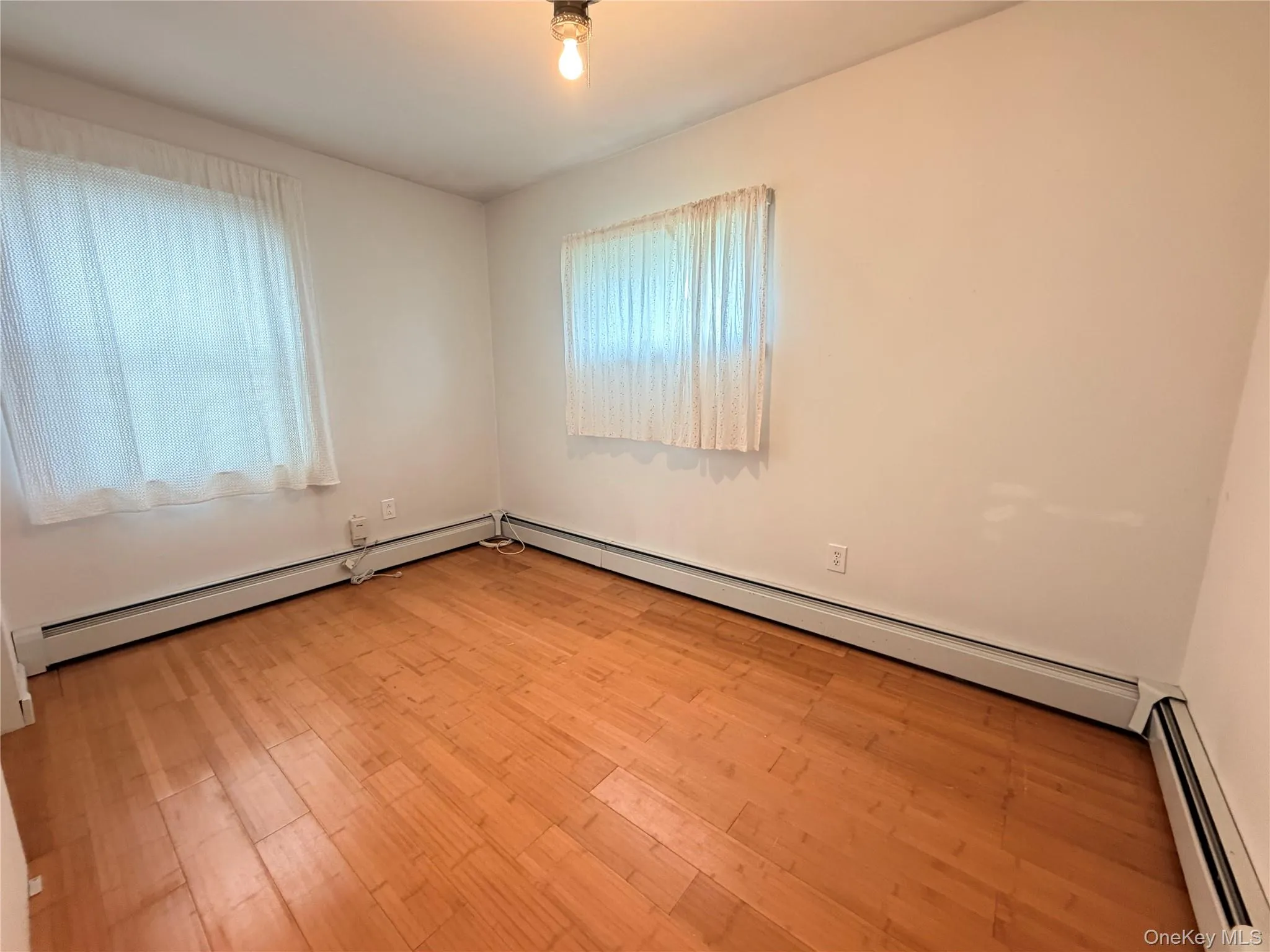 4 Carriage Ln, Hempstead, NY, 4 Bedrooms Bedrooms, 8 Rooms Rooms,2 BathroomsBathrooms,Residential Lease,For Rent,Ln,0,1054258 4 Carriage Ln, Hempstead, NY, 4 Bedrooms Bedrooms, 8 Rooms Rooms,2 BathroomsBathrooms,Residential Lease,For Rent,Ln,0,1054258