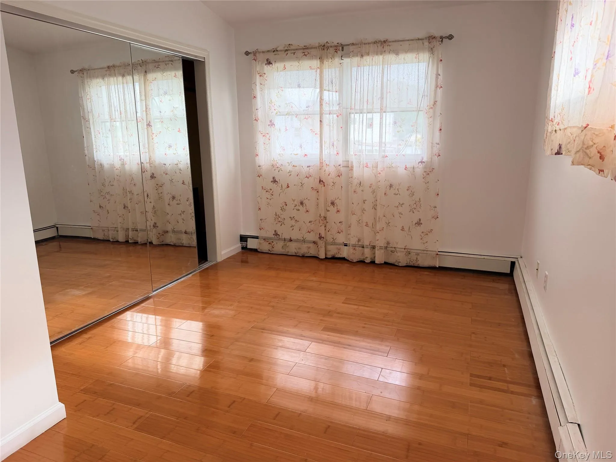 4 Carriage Ln, Hempstead, NY, 4 Bedrooms Bedrooms, 8 Rooms Rooms,2 BathroomsBathrooms,Residential Lease,For Rent,Ln,0,1054258 4 Carriage Ln, Hempstead, NY, 4 Bedrooms Bedrooms, 8 Rooms Rooms,2 BathroomsBathrooms,Residential Lease,For Rent,Ln,0,1054258