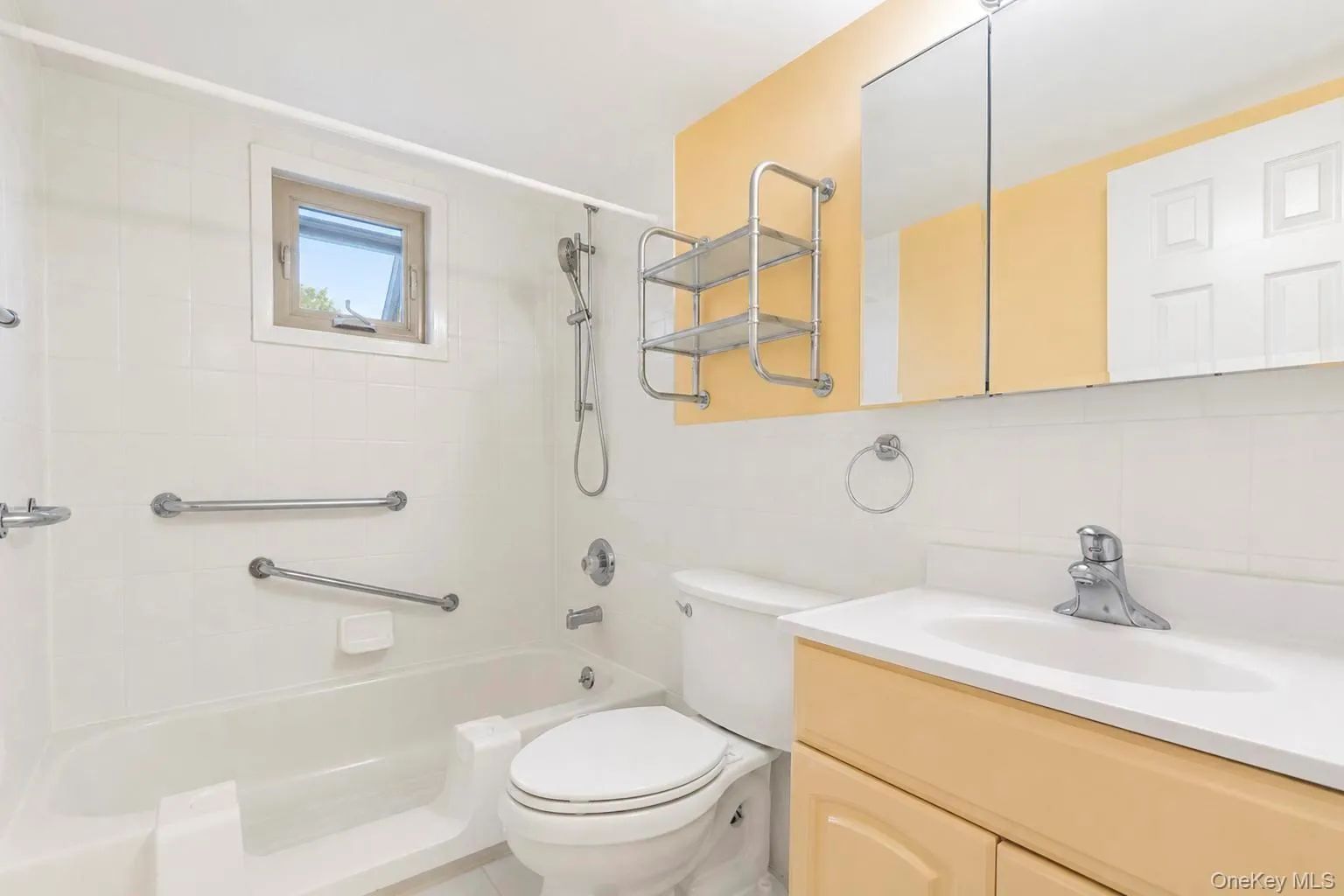 2439 Union Boulevard, Islip, NY, 1 Bedroom Bedrooms, 4 Rooms Rooms,1 BathroomBathrooms,Residential,For Rent,Union,0,1054259 2439 Union Boulevard, Islip, NY, 1 Bedroom Bedrooms, 4 Rooms Rooms,1 BathroomBathrooms,Residential,For Rent,Union,0,1054259