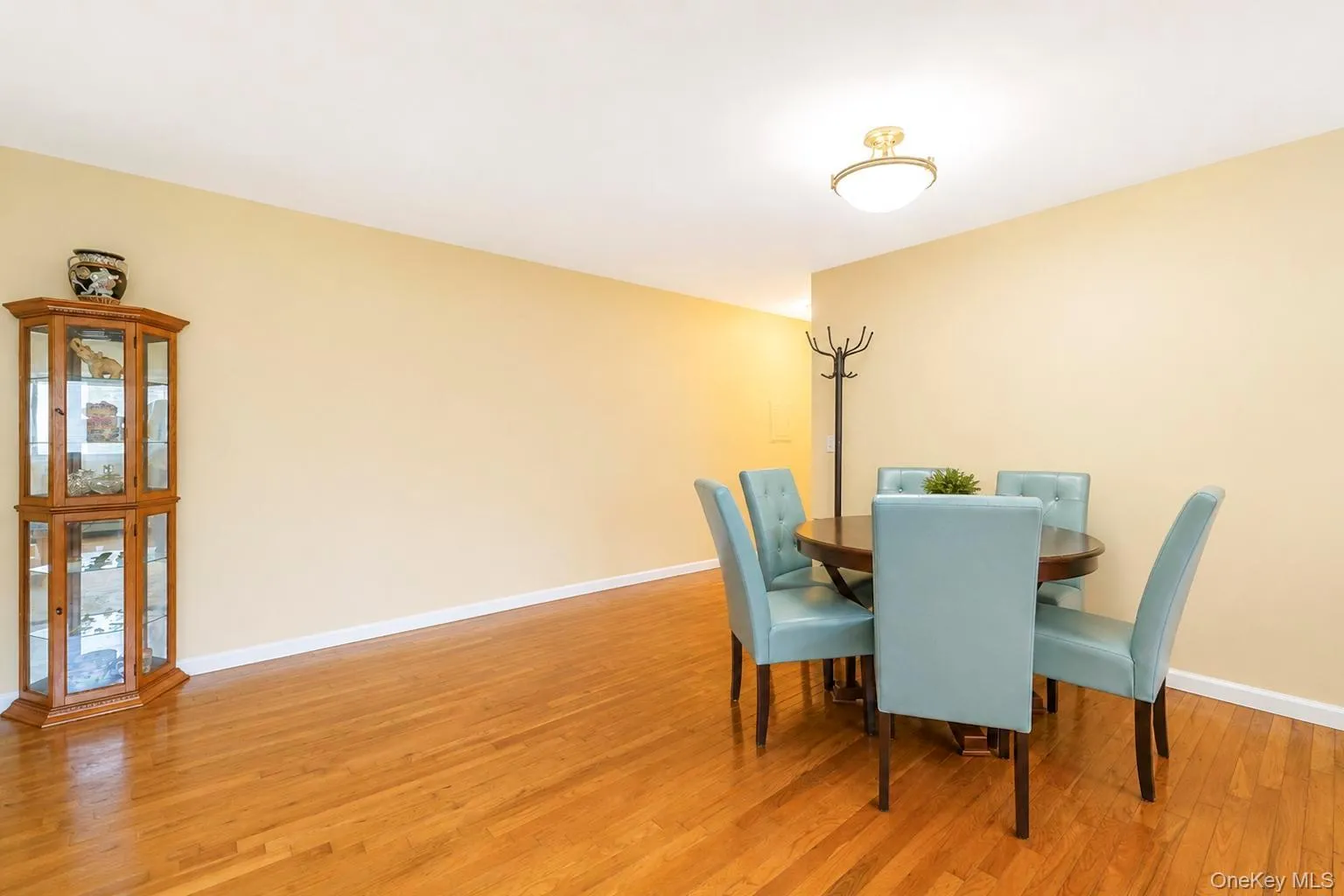 2439 Union Boulevard, Islip, NY, 1 Bedroom Bedrooms, 4 Rooms Rooms,1 BathroomBathrooms,Residential,For Rent,Union,0,1054259 2439 Union Boulevard, Islip, NY, 1 Bedroom Bedrooms, 4 Rooms Rooms,1 BathroomBathrooms,Residential,For Rent,Union,0,1054259