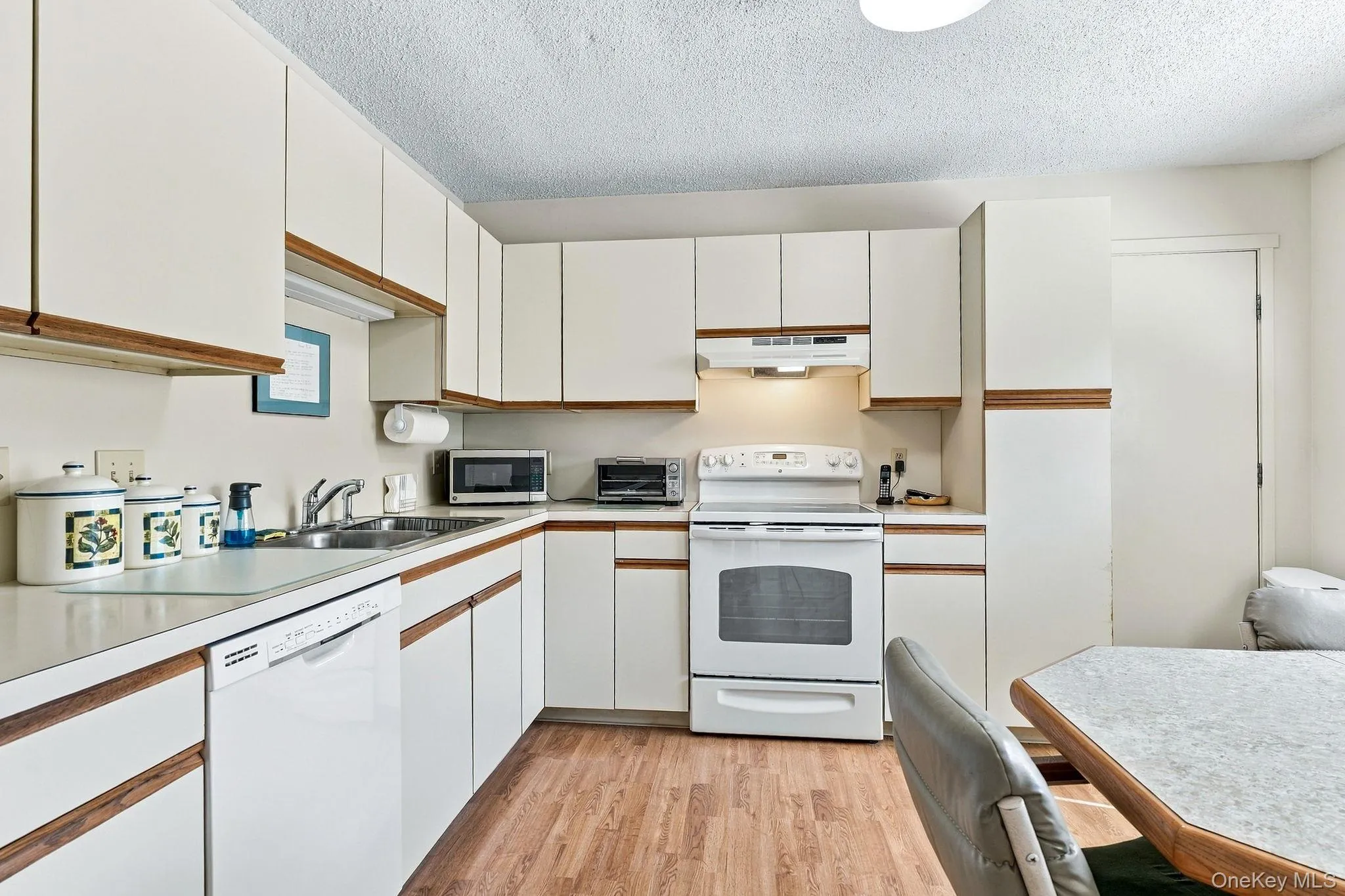 512 Heritage Hills, Somers, NY, 2 Bedrooms Bedrooms, 5 Rooms Rooms,2 BathroomsBathrooms,Residential,For Rent,Heritage Hills,0,1054270 512 Heritage Hills, Somers, NY, 2 Bedrooms Bedrooms, 5 Rooms Rooms,2 BathroomsBathrooms,Residential,For Rent,Heritage Hills,0,1054270